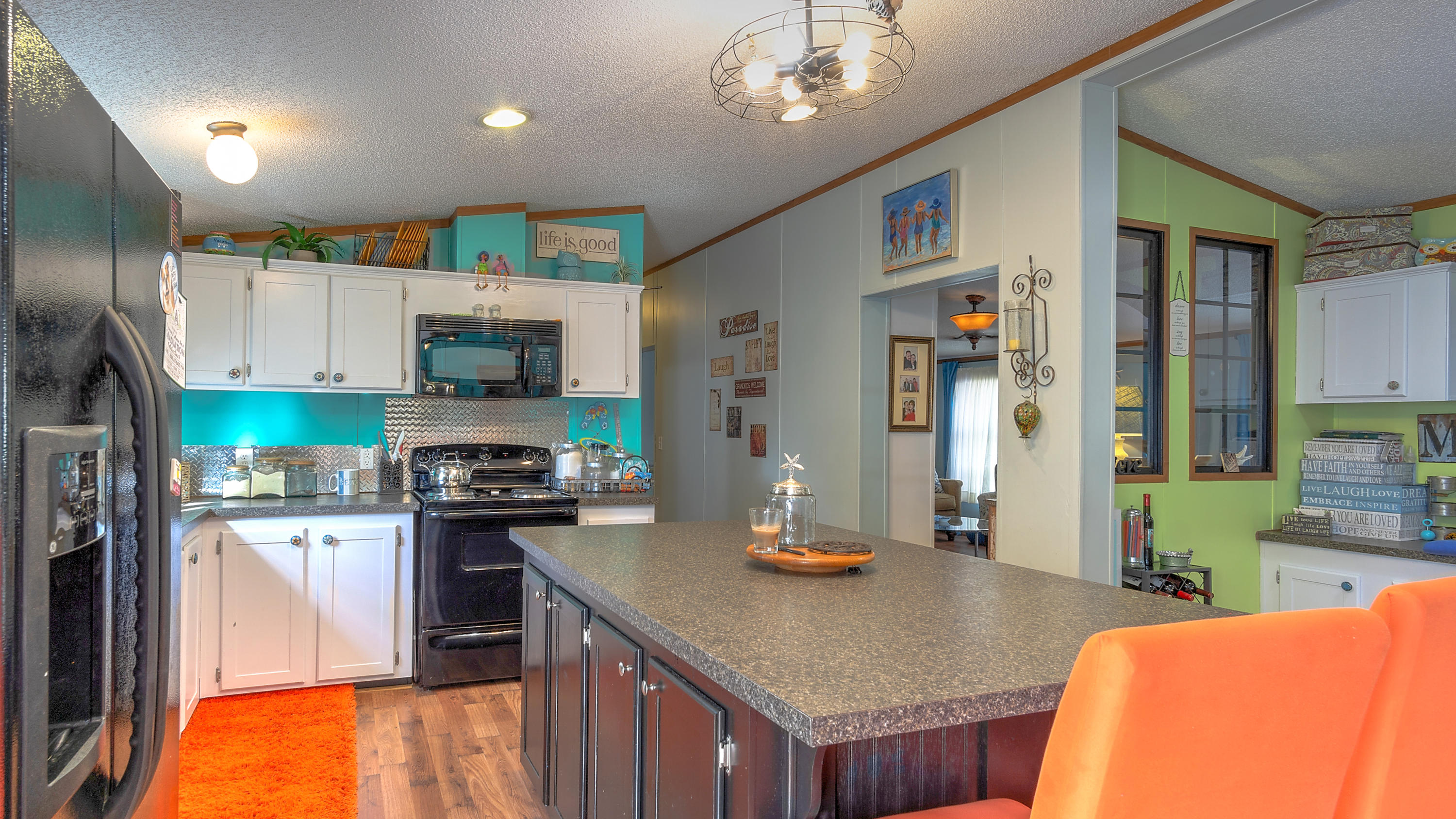 LAGUNA BEACH ESTATES 8TH ADDN - Residential