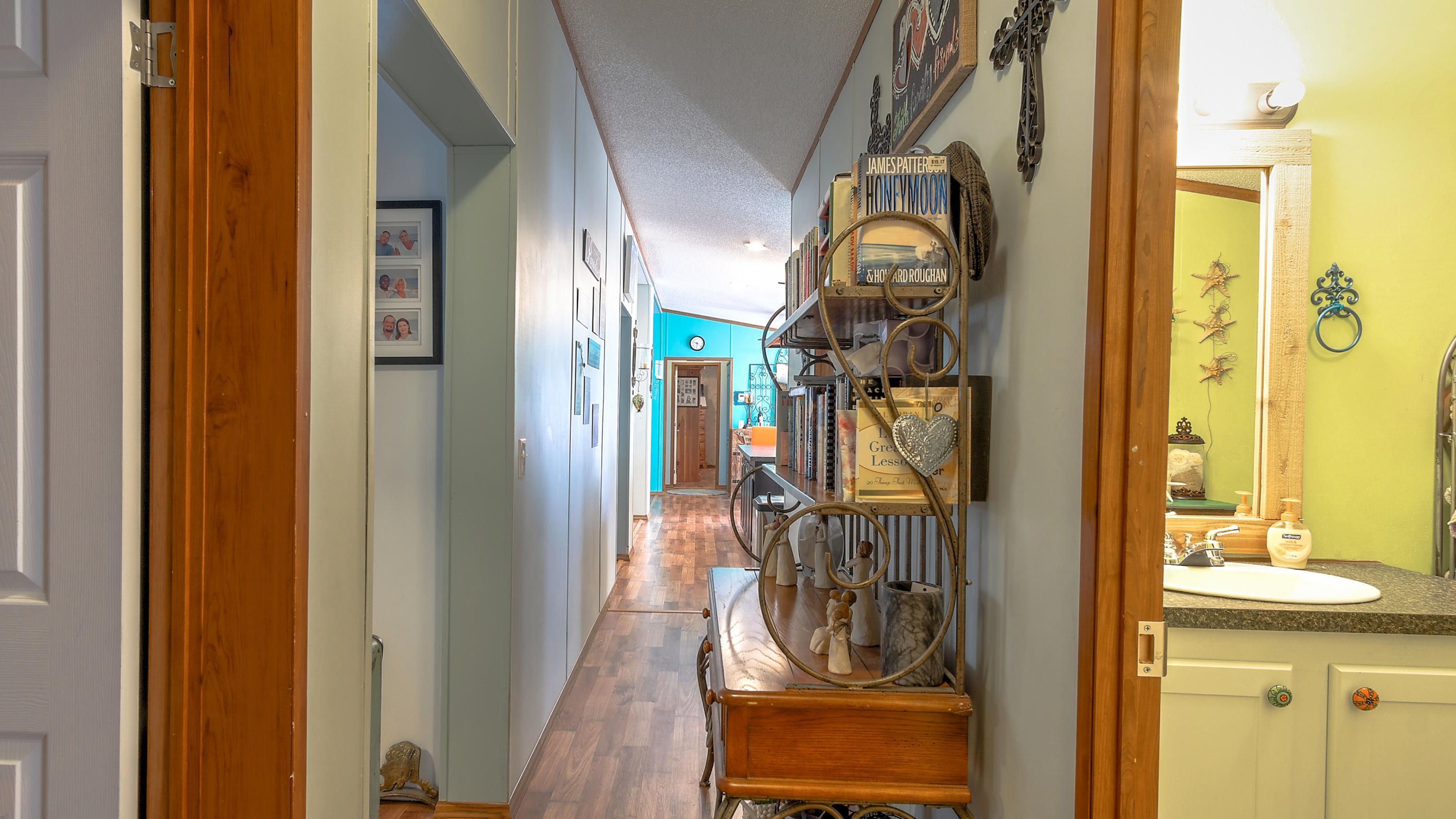 LAGUNA BEACH ESTATES 8TH ADDN - Residential