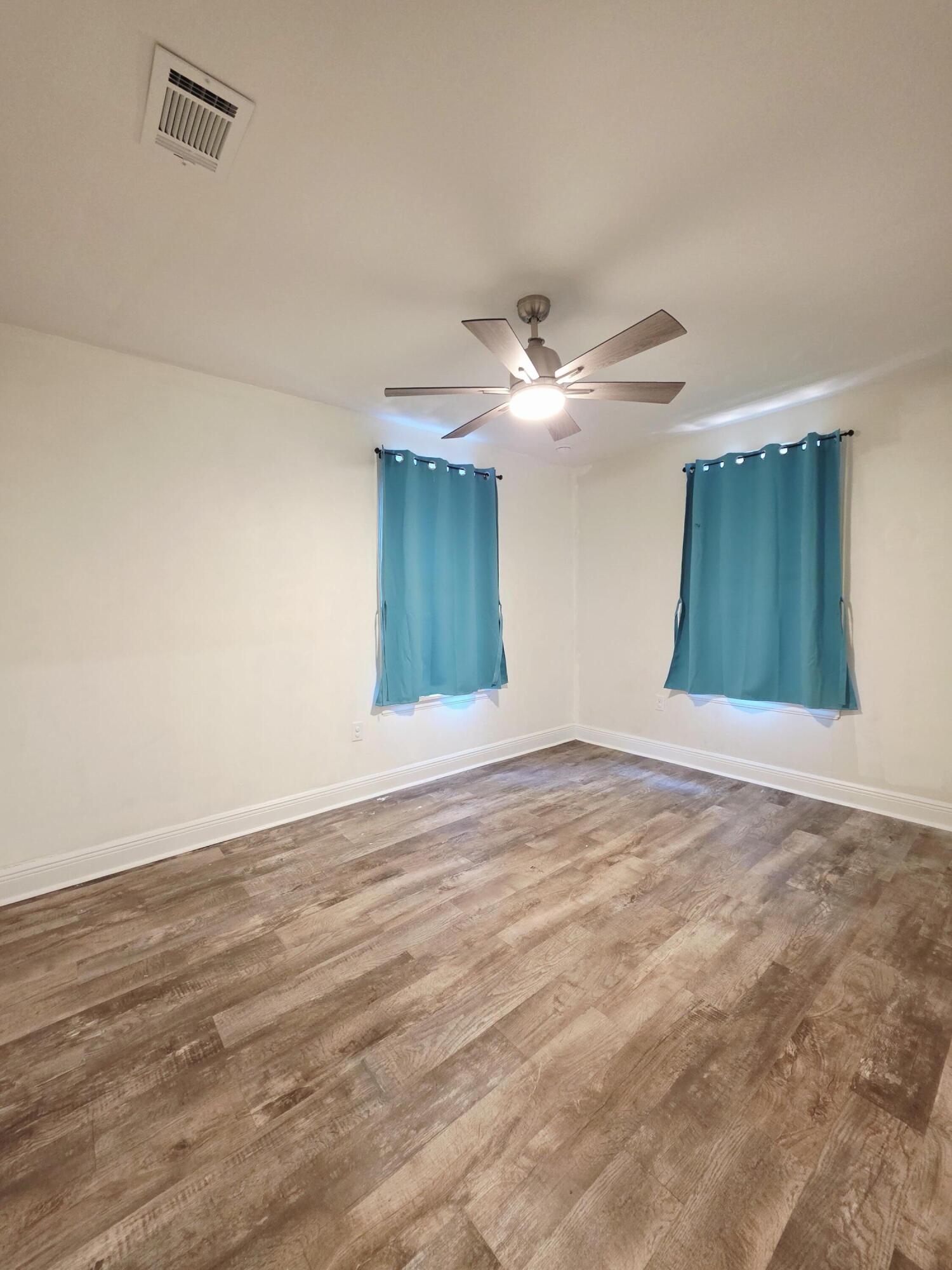 WEST HIGHLANDS - Residential