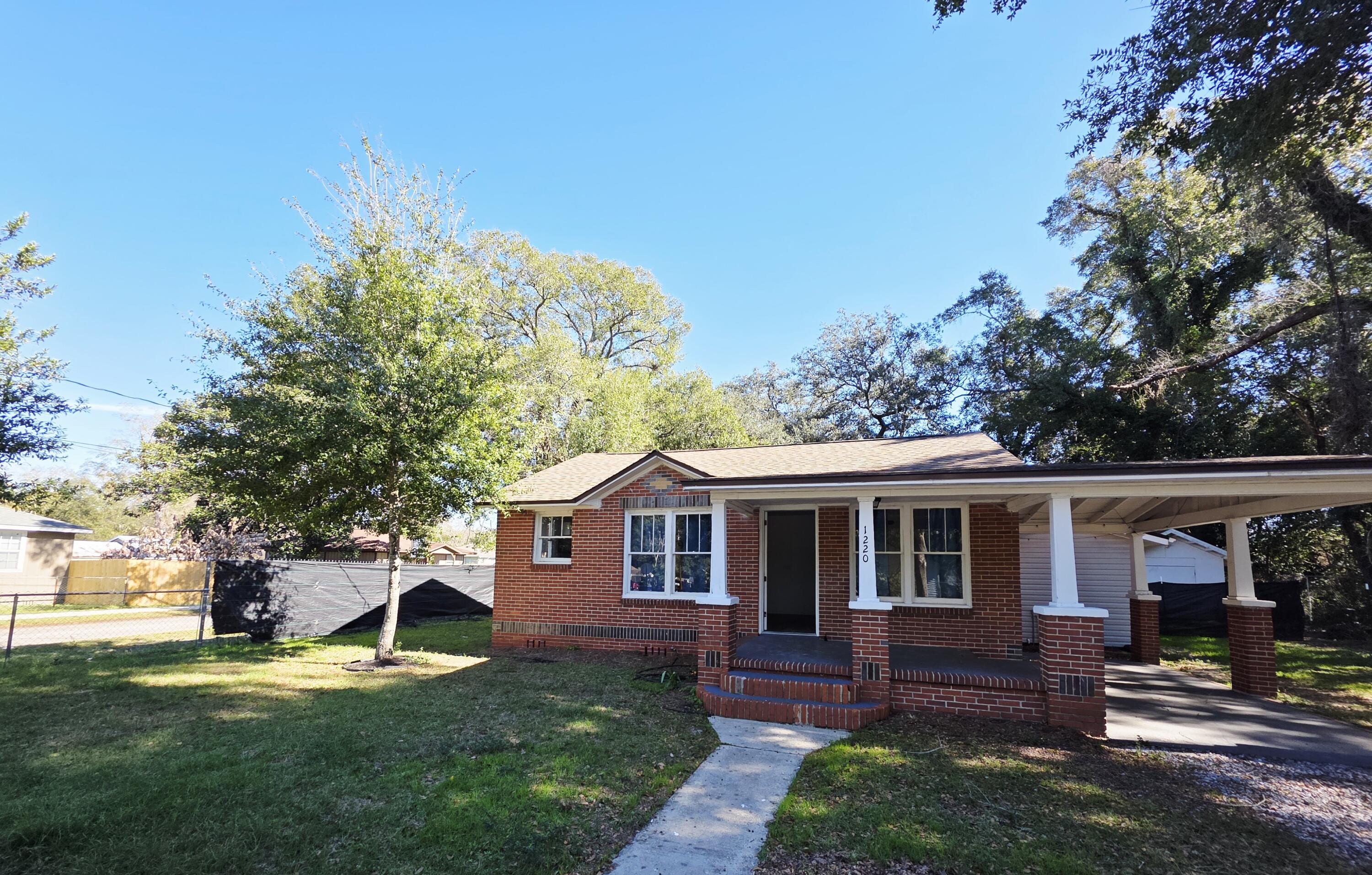 WEST HIGHLANDS - Residential