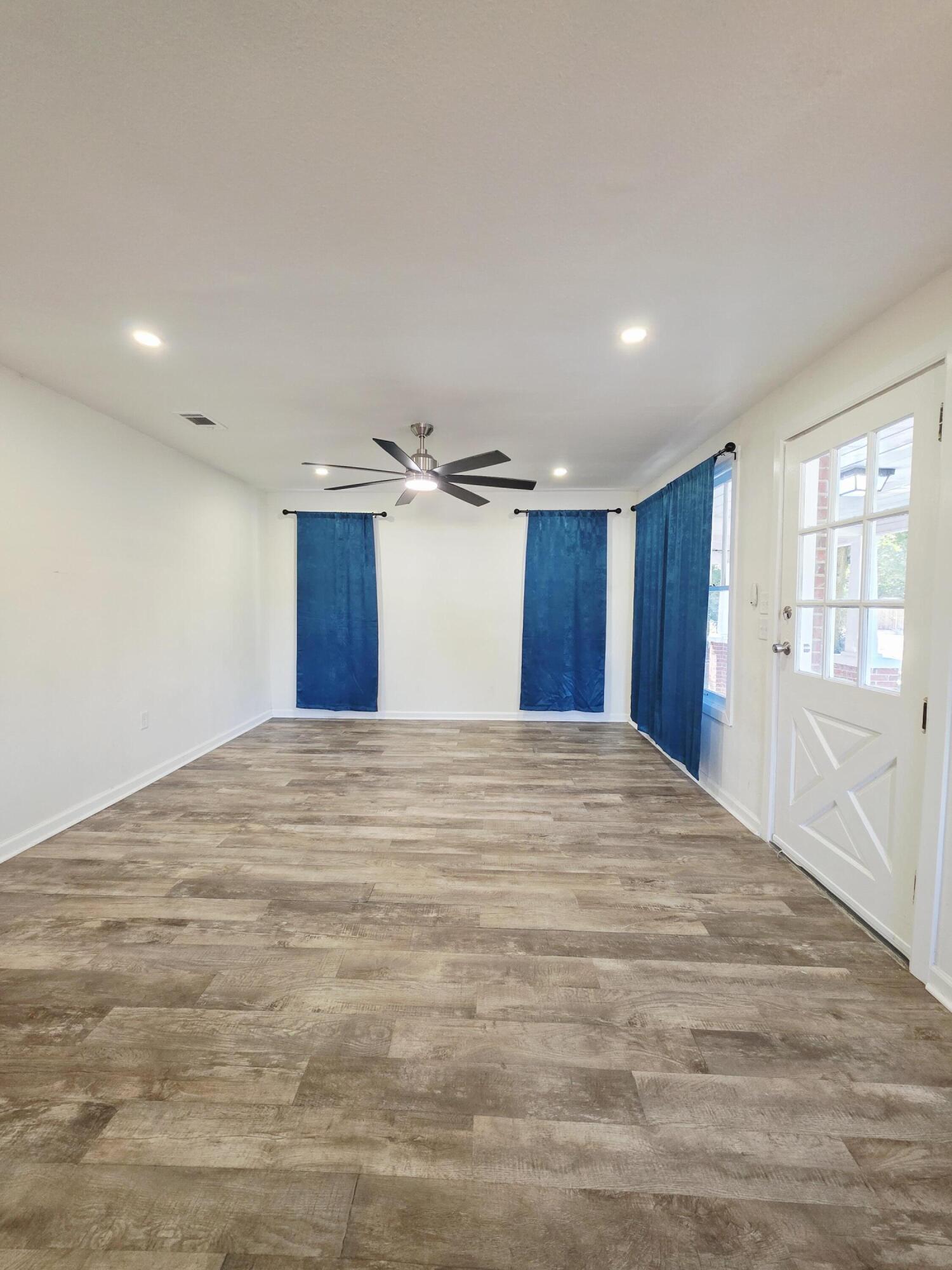 WEST HIGHLANDS - Residential