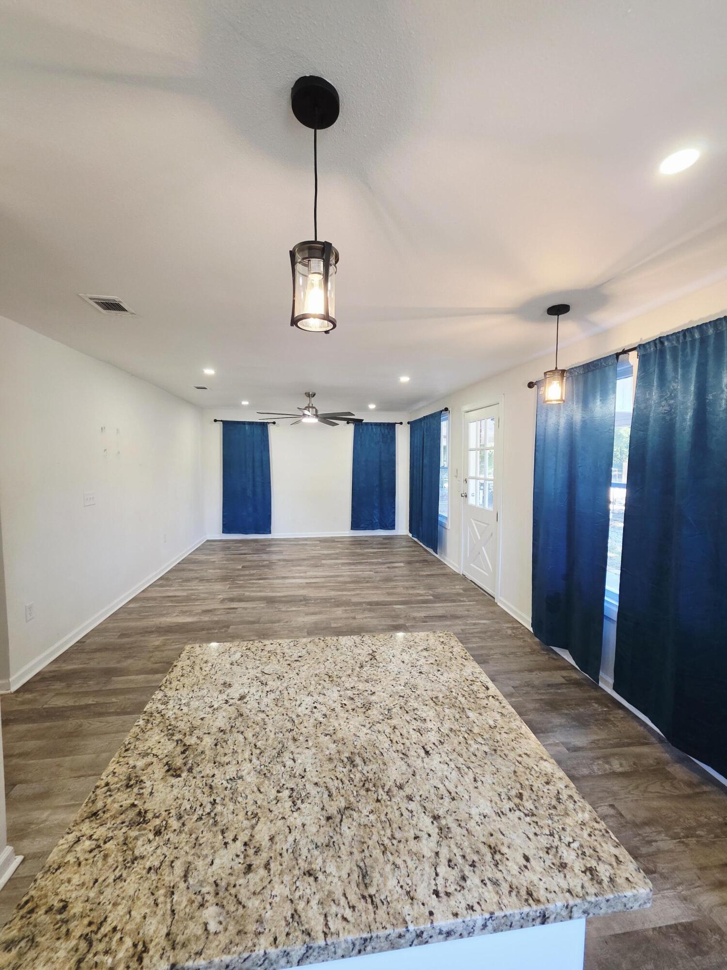 WEST HIGHLANDS - Residential