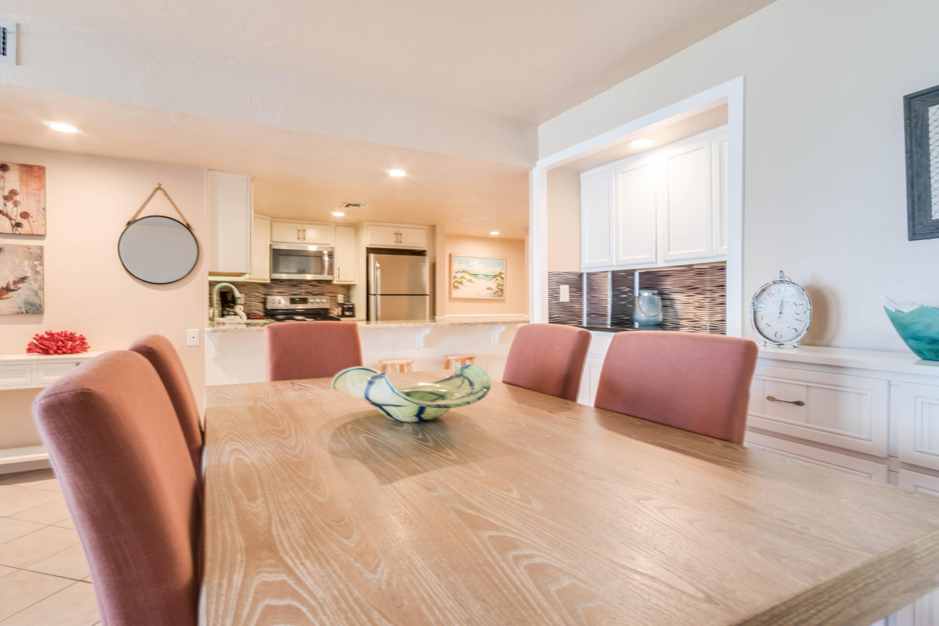 HOLIDAY SURF & RACQUET CLUB - Residential
