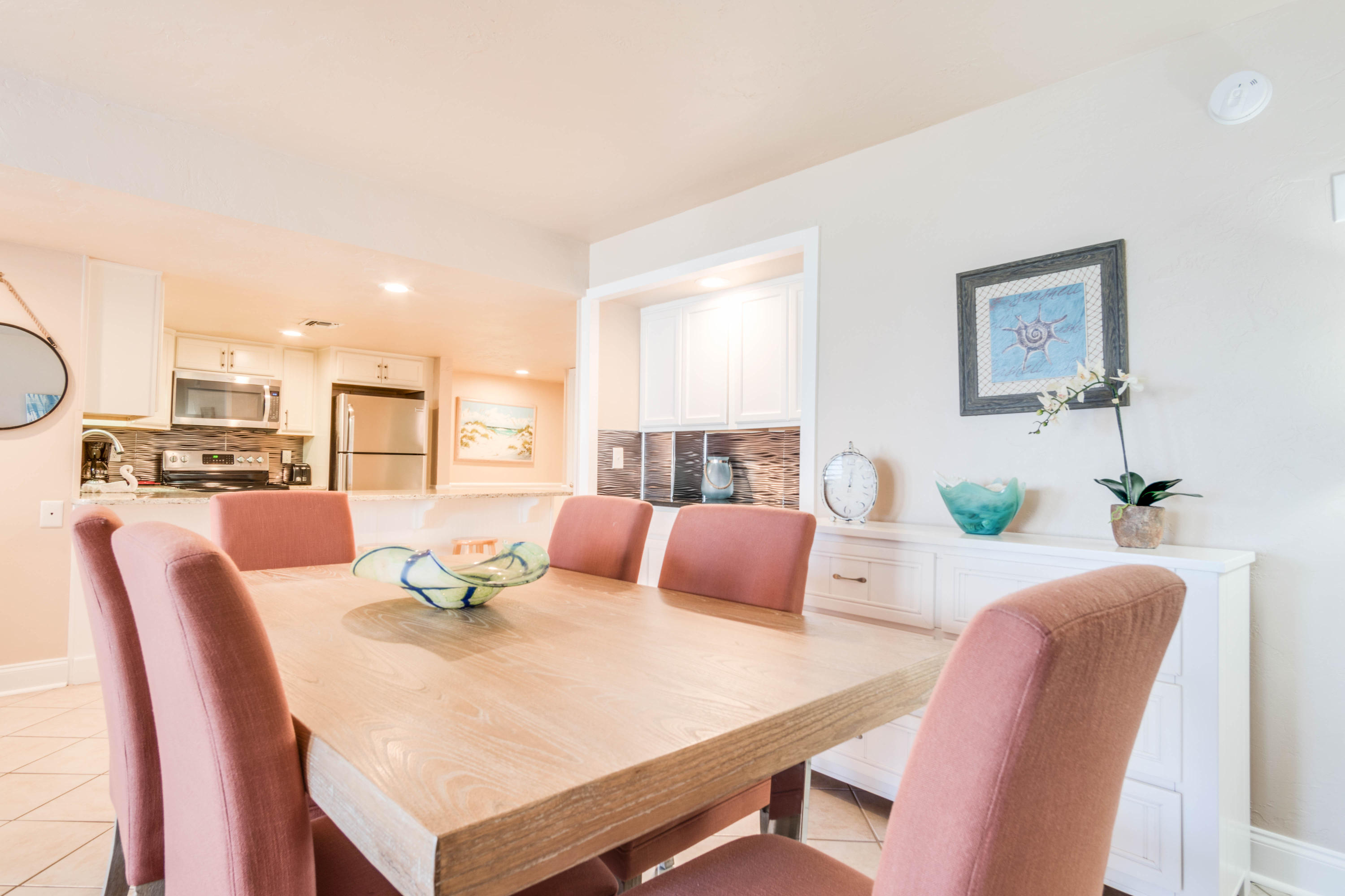 HOLIDAY SURF & RACQUET CLUB - Residential