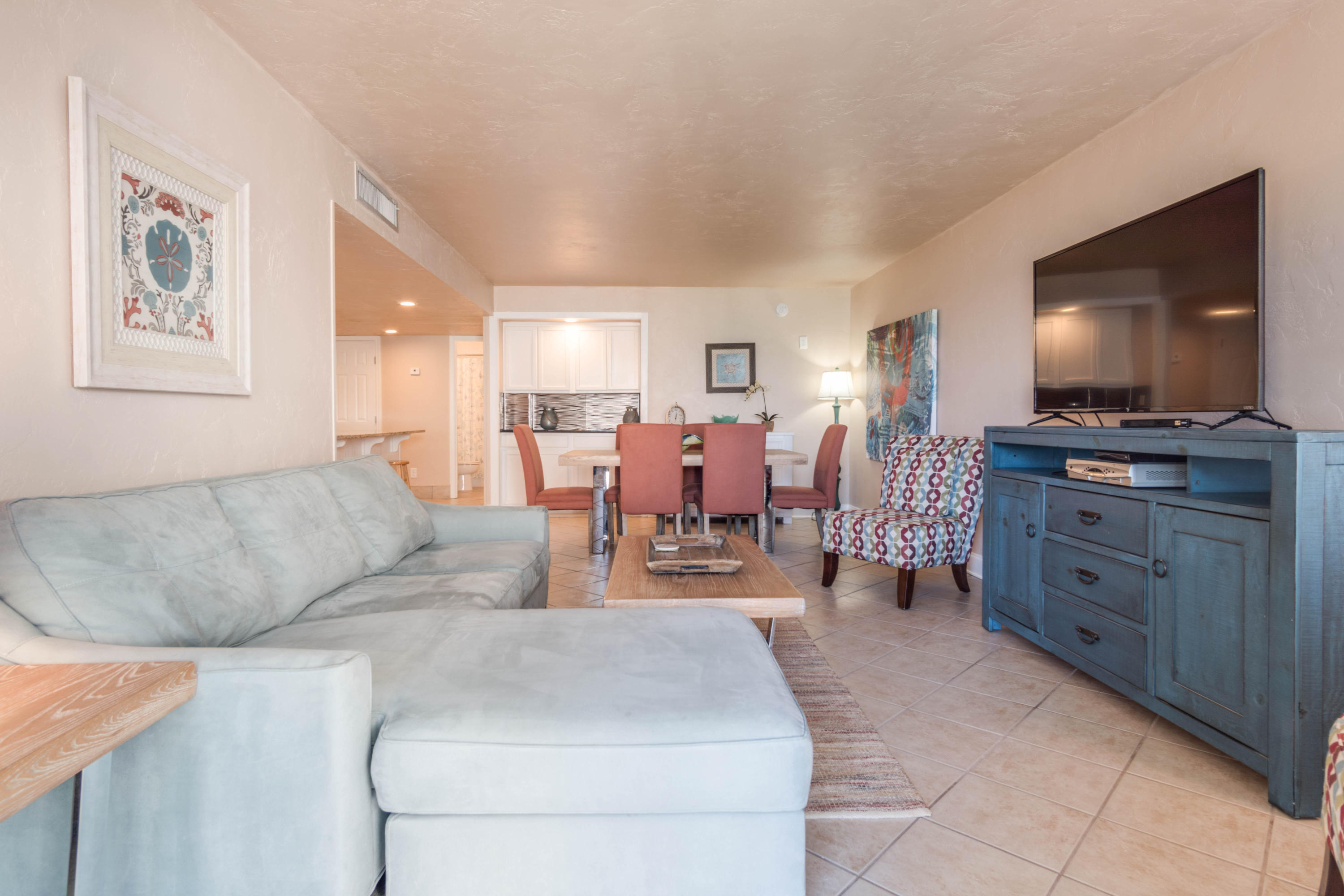 HOLIDAY SURF & RACQUET CLUB - Residential