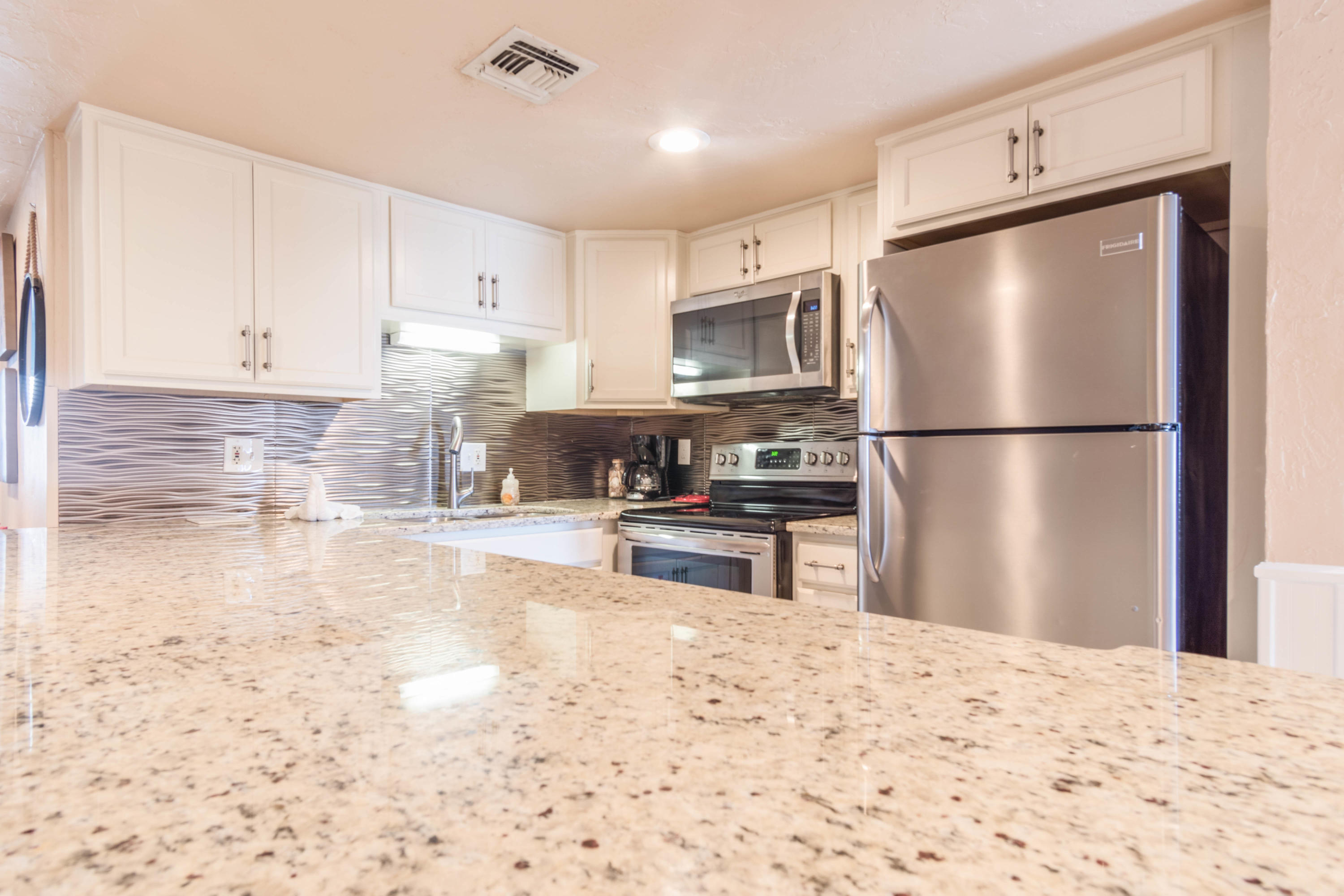 HOLIDAY SURF & RACQUET CLUB - Residential