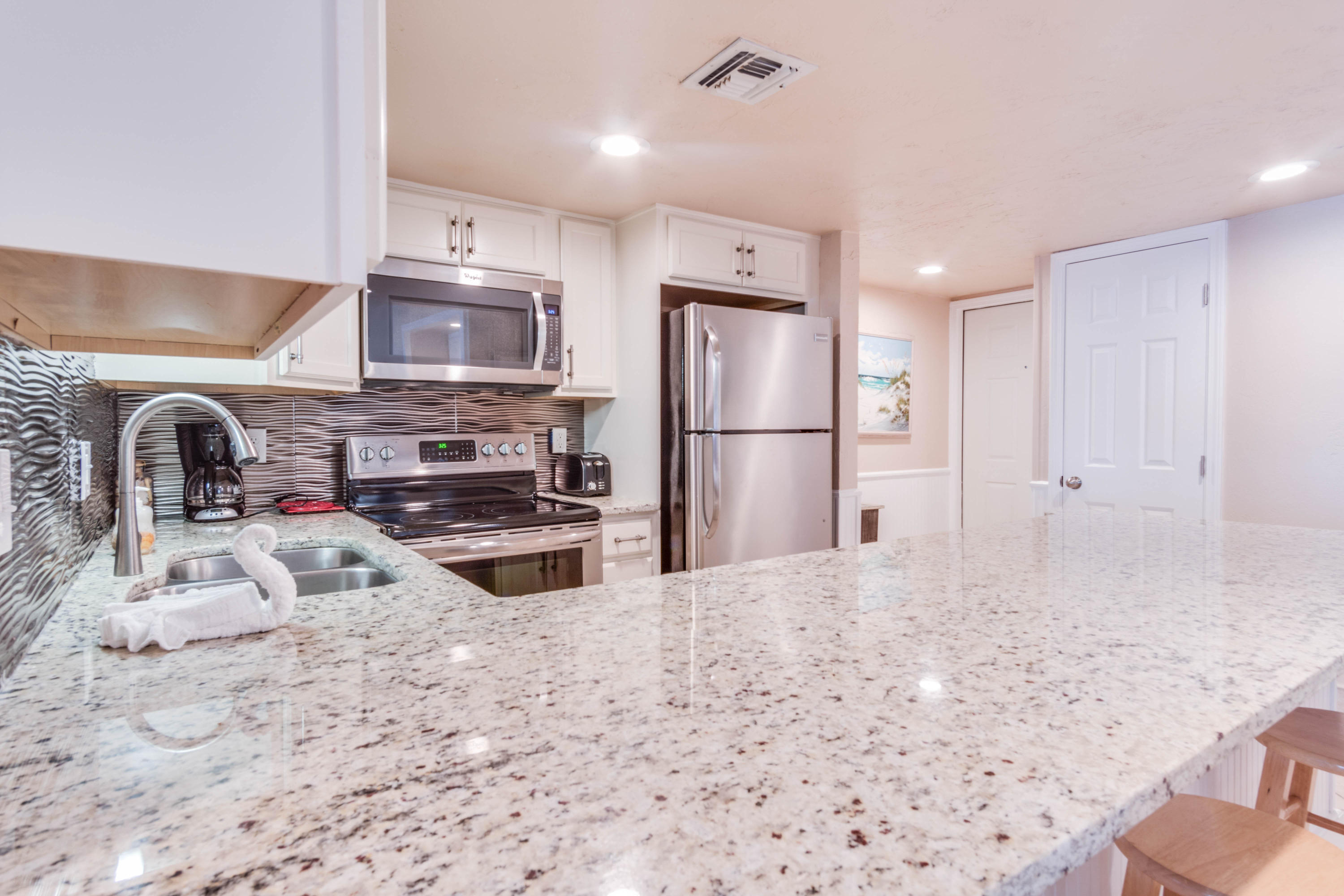 HOLIDAY SURF & RACQUET CLUB - Residential