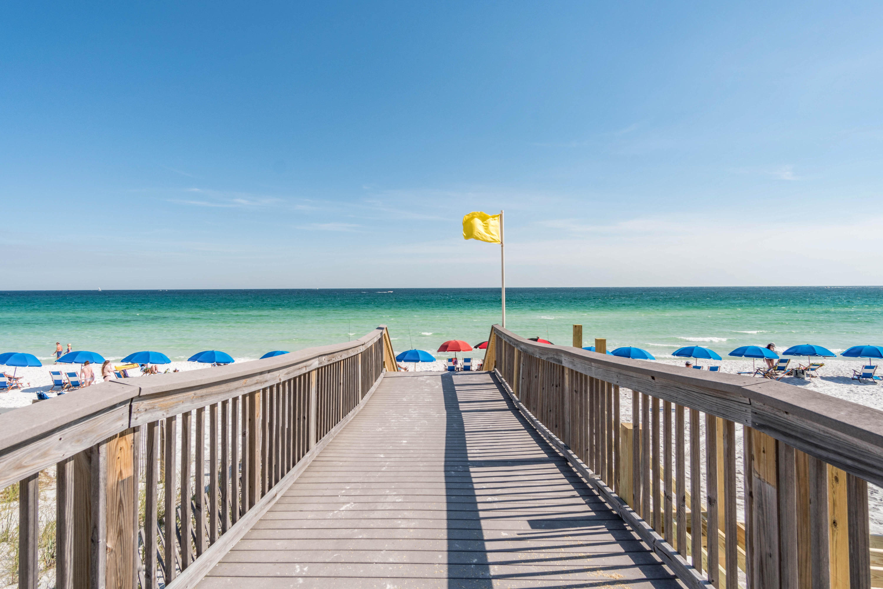 HOLIDAY SURF & RACQUET CLUB - Residential