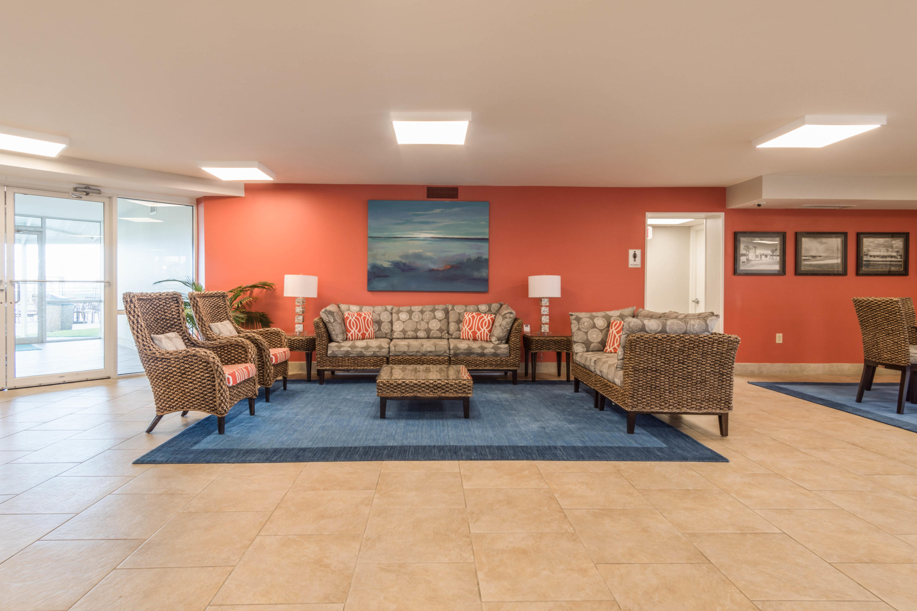 HOLIDAY SURF & RACQUET CLUB - Residential