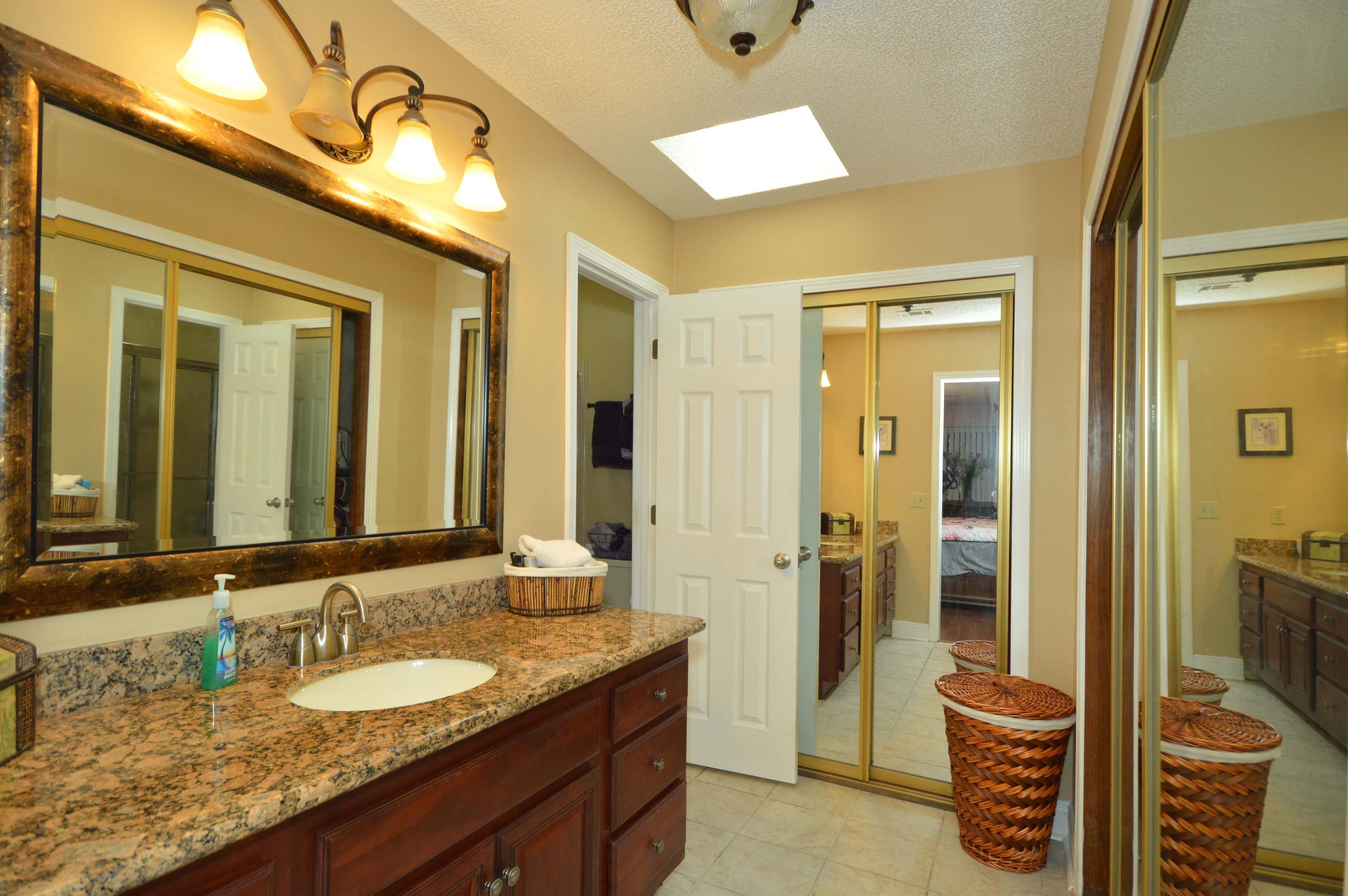 ROCKY BAYOU COUNTRY CLUB ESTATES 3 - Residential