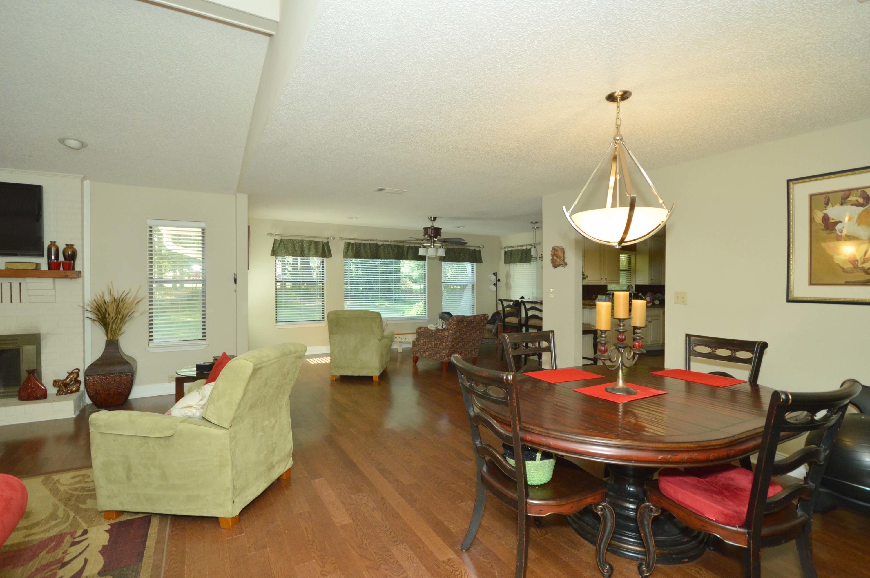 ROCKY BAYOU COUNTRY CLUB ESTATES 3 - Residential