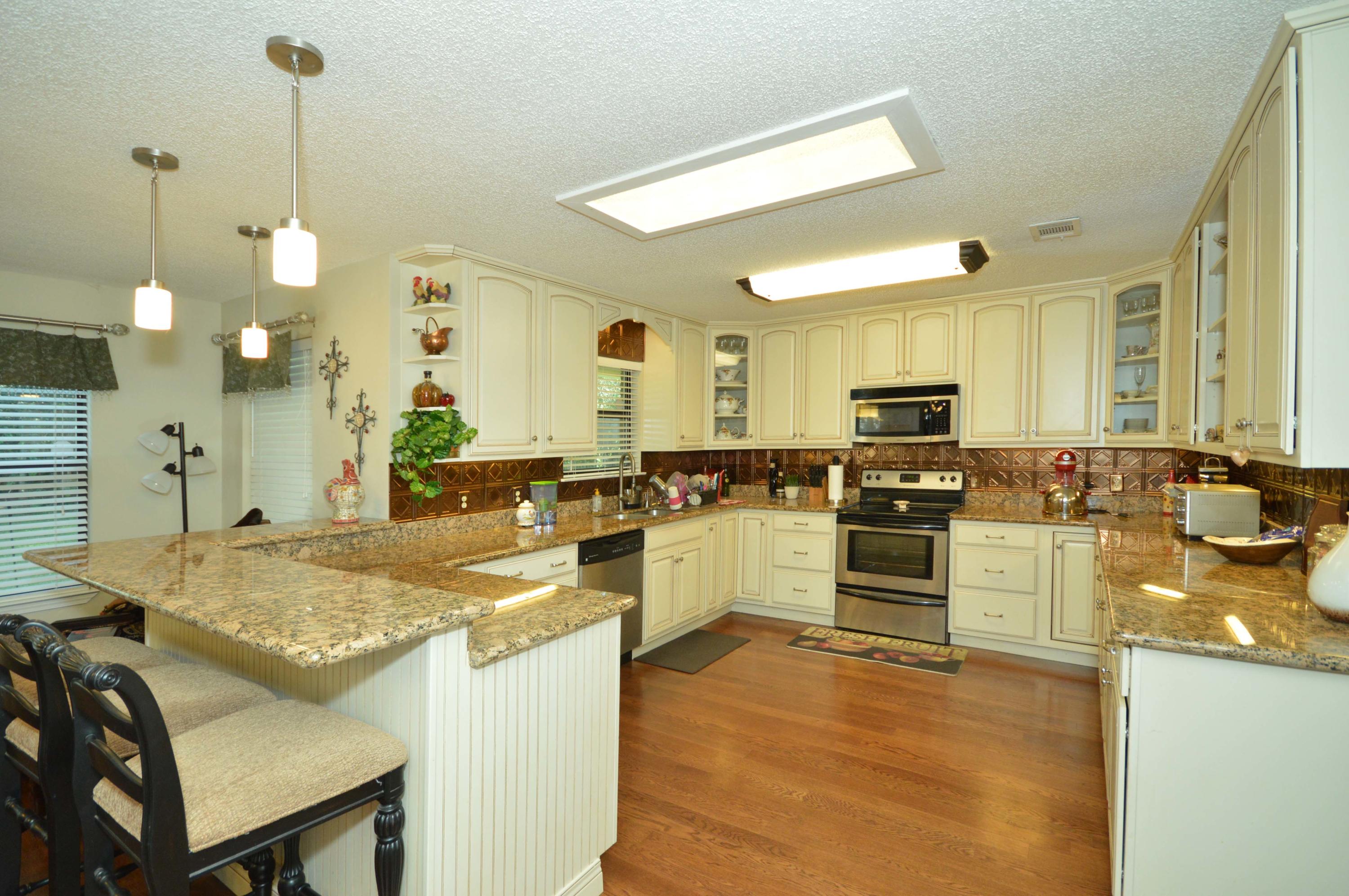 ROCKY BAYOU COUNTRY CLUB ESTATES 3 - Residential