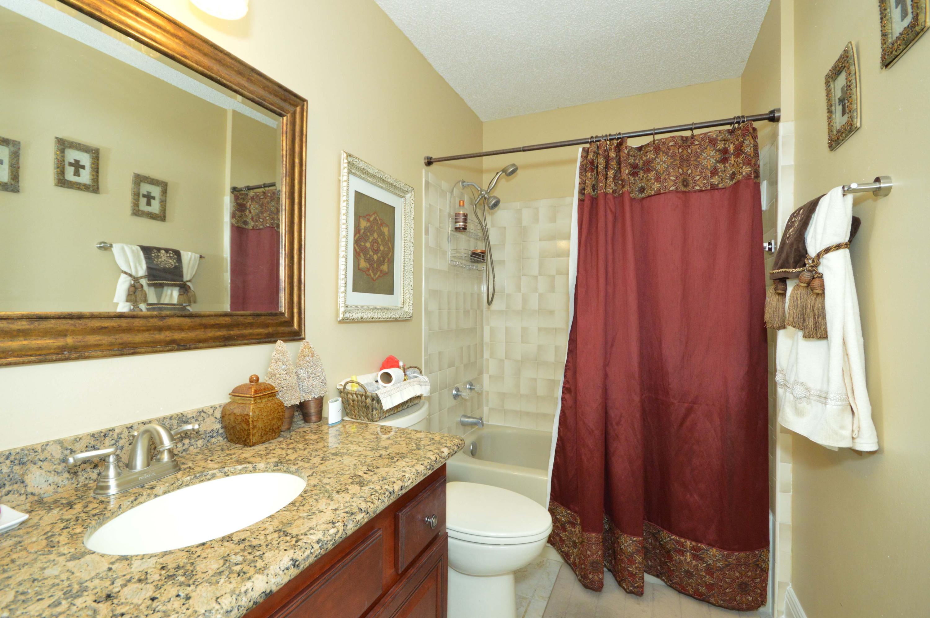 ROCKY BAYOU COUNTRY CLUB ESTATES 3 - Residential