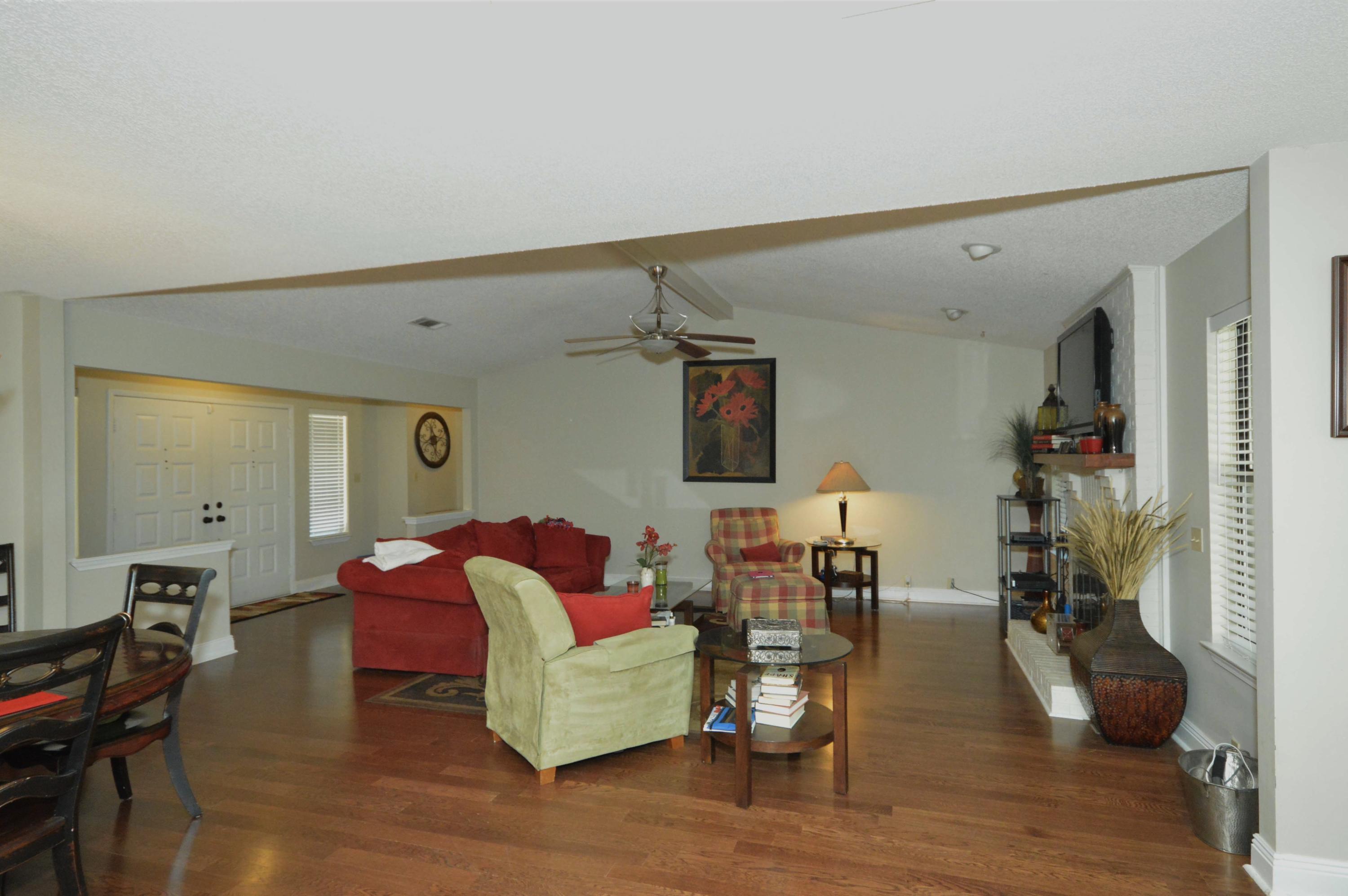 ROCKY BAYOU COUNTRY CLUB ESTATES 3 - Residential