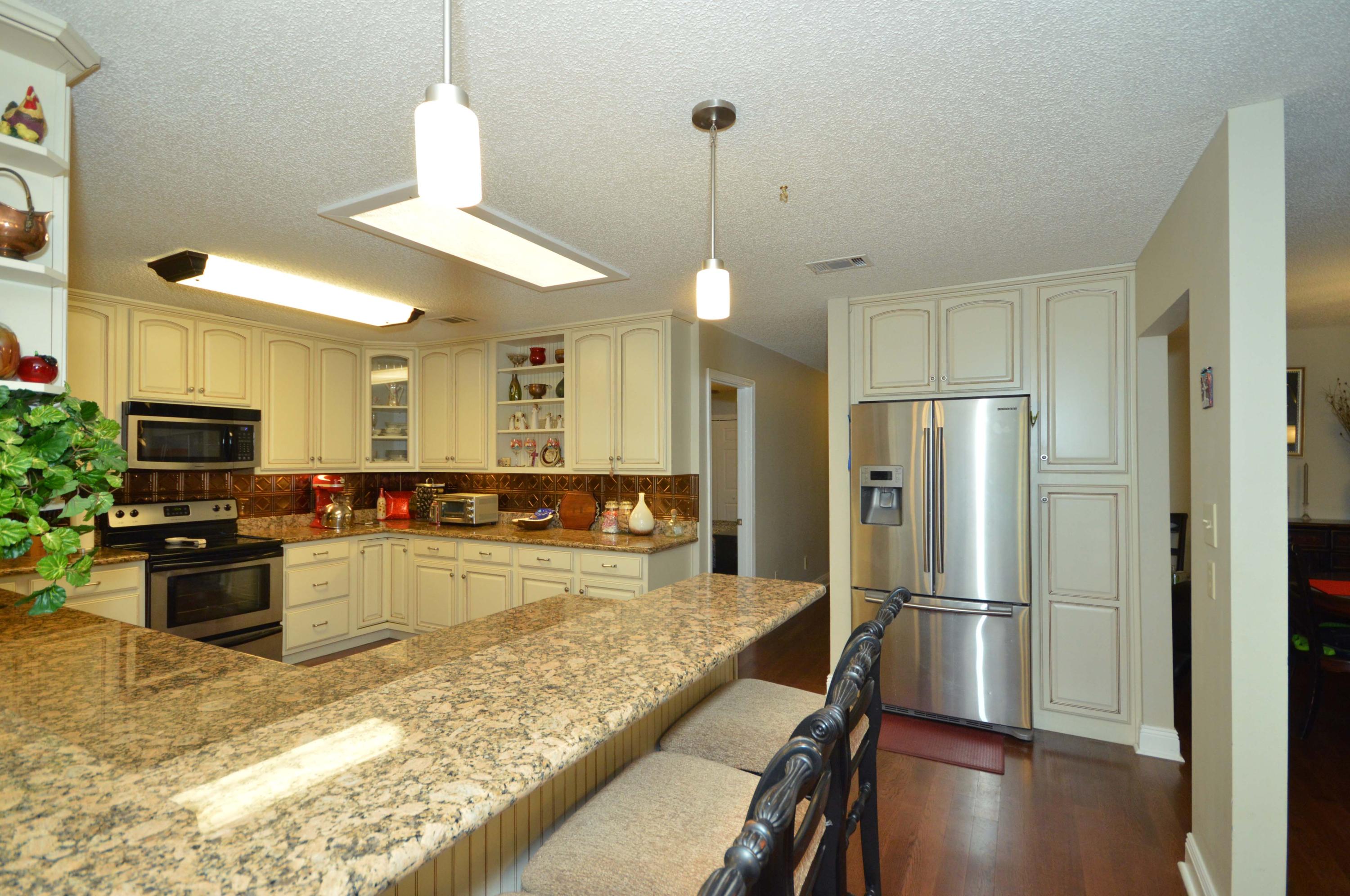 ROCKY BAYOU COUNTRY CLUB ESTATES 3 - Residential