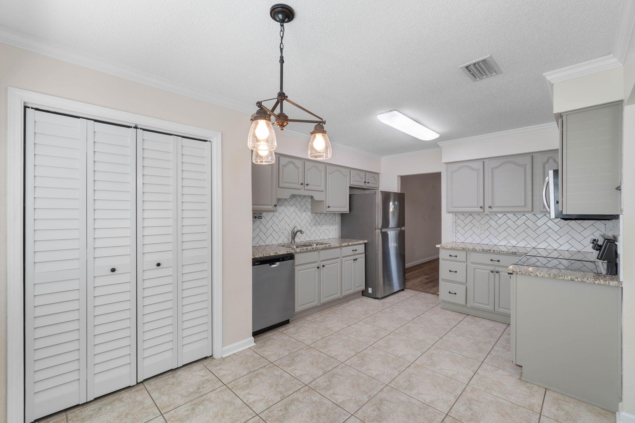 CANDLEWOOD VILLAGE - Residential