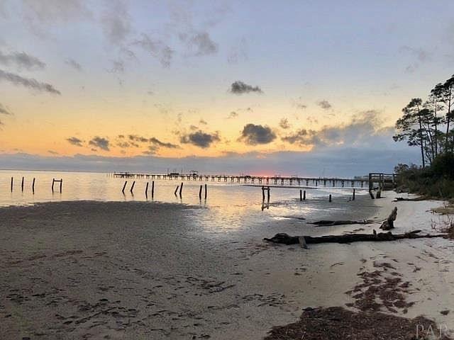 SOUND RETREAT - Residential