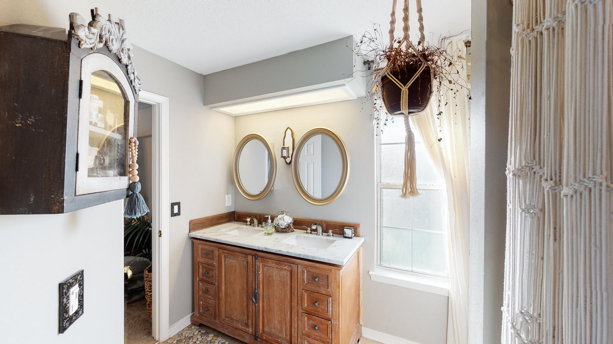 SOUND RETREAT - Residential