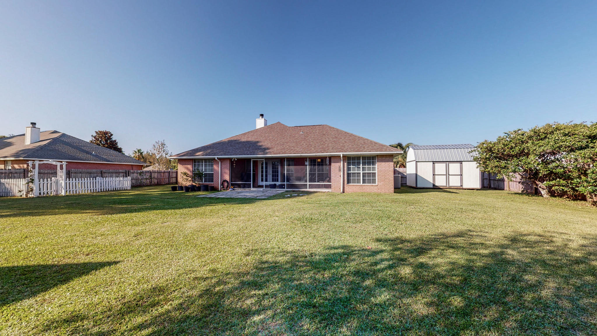 SOUND RETREAT - Residential