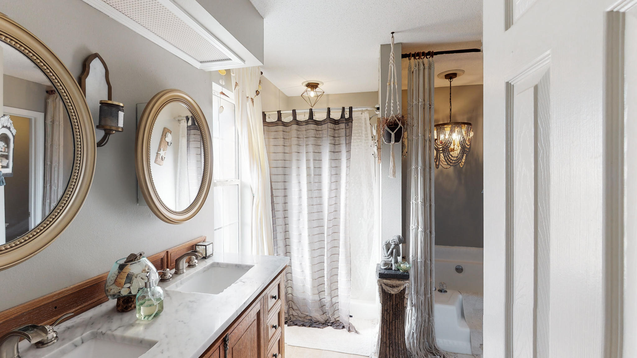 SOUND RETREAT - Residential