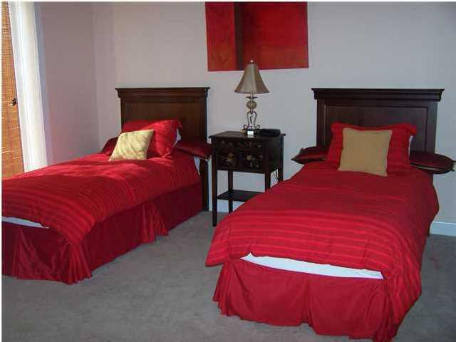 PINE RIDGE VILLAS - Residential