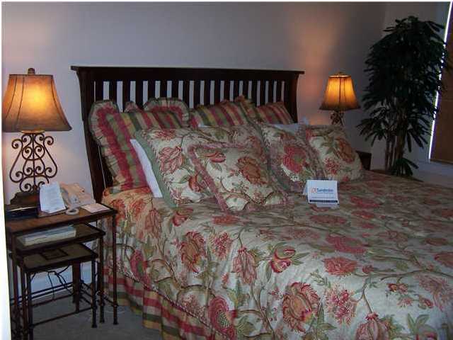 PINE RIDGE VILLAS - Residential