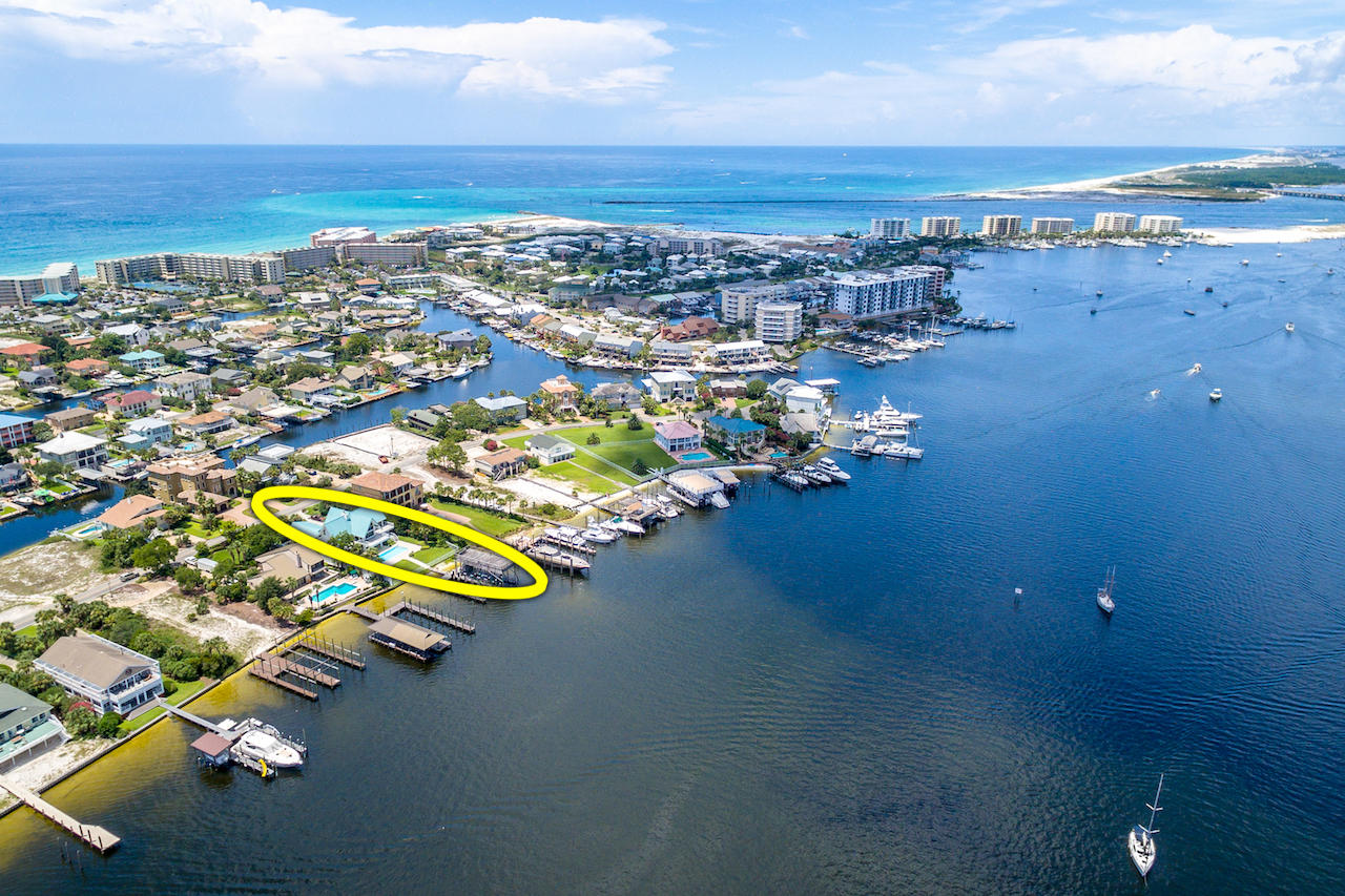 A fantastic estate with 90' feet on Destin's iconic harbor with a sensational dock configuration.