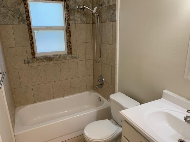 VALPARAISO PINECREST 1 - Residential Lease