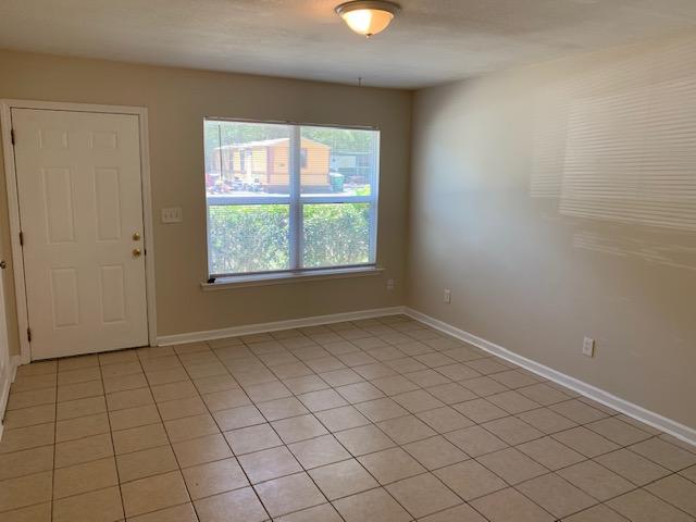 VALPARAISO PINECREST 1 - Residential Lease