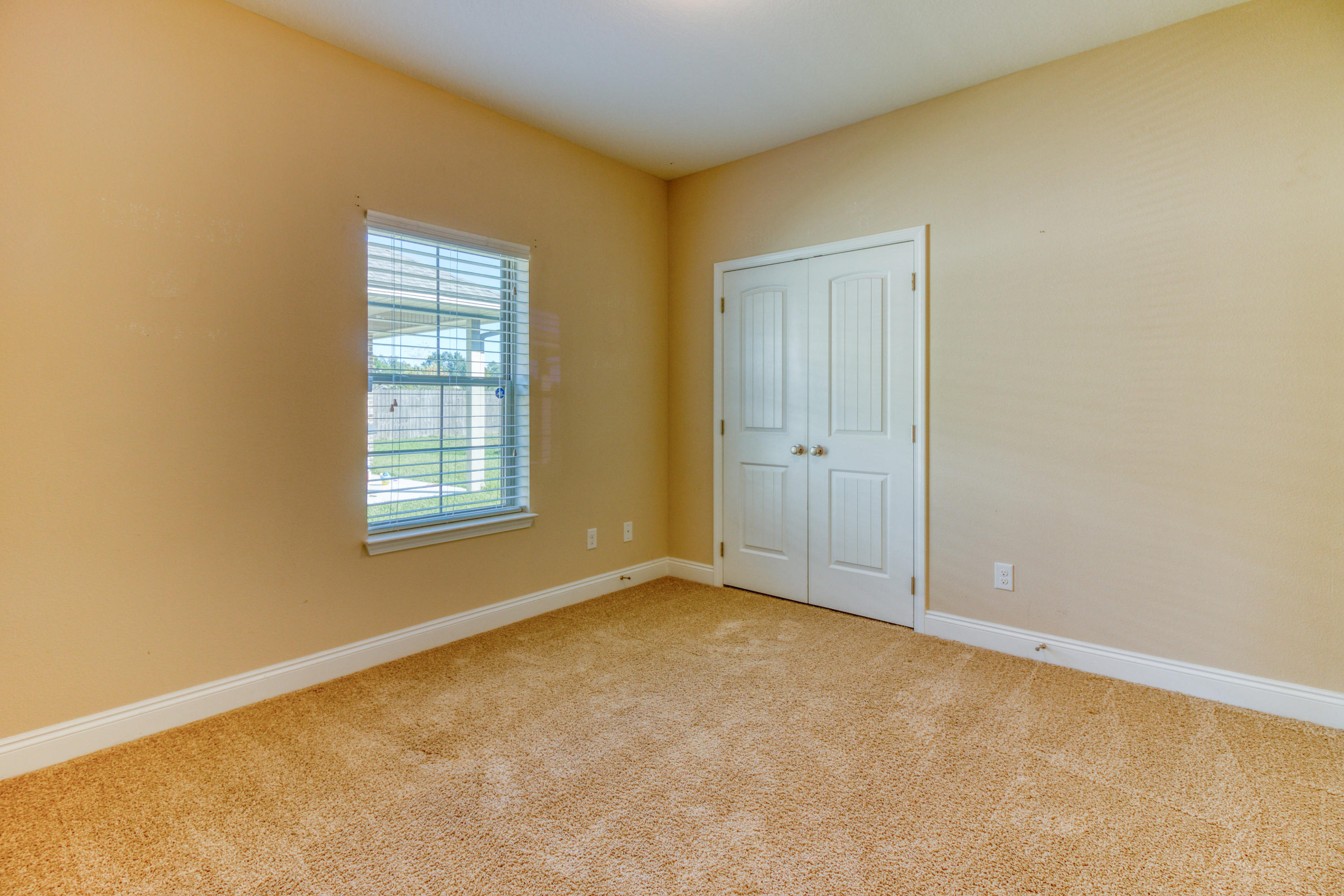 RIVERVIEW ESTATES - Residential Lease