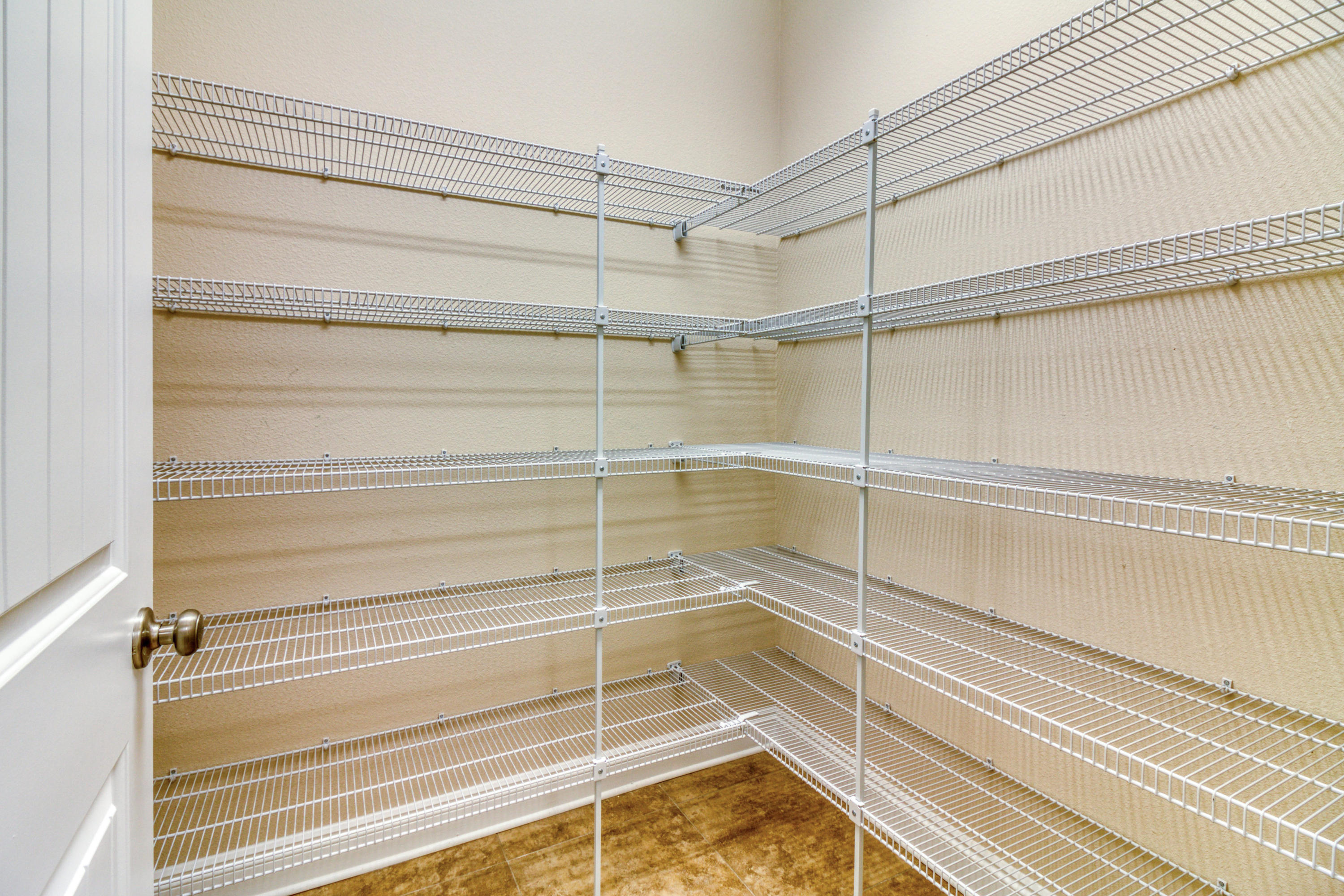 RIVERVIEW ESTATES - Residential Lease