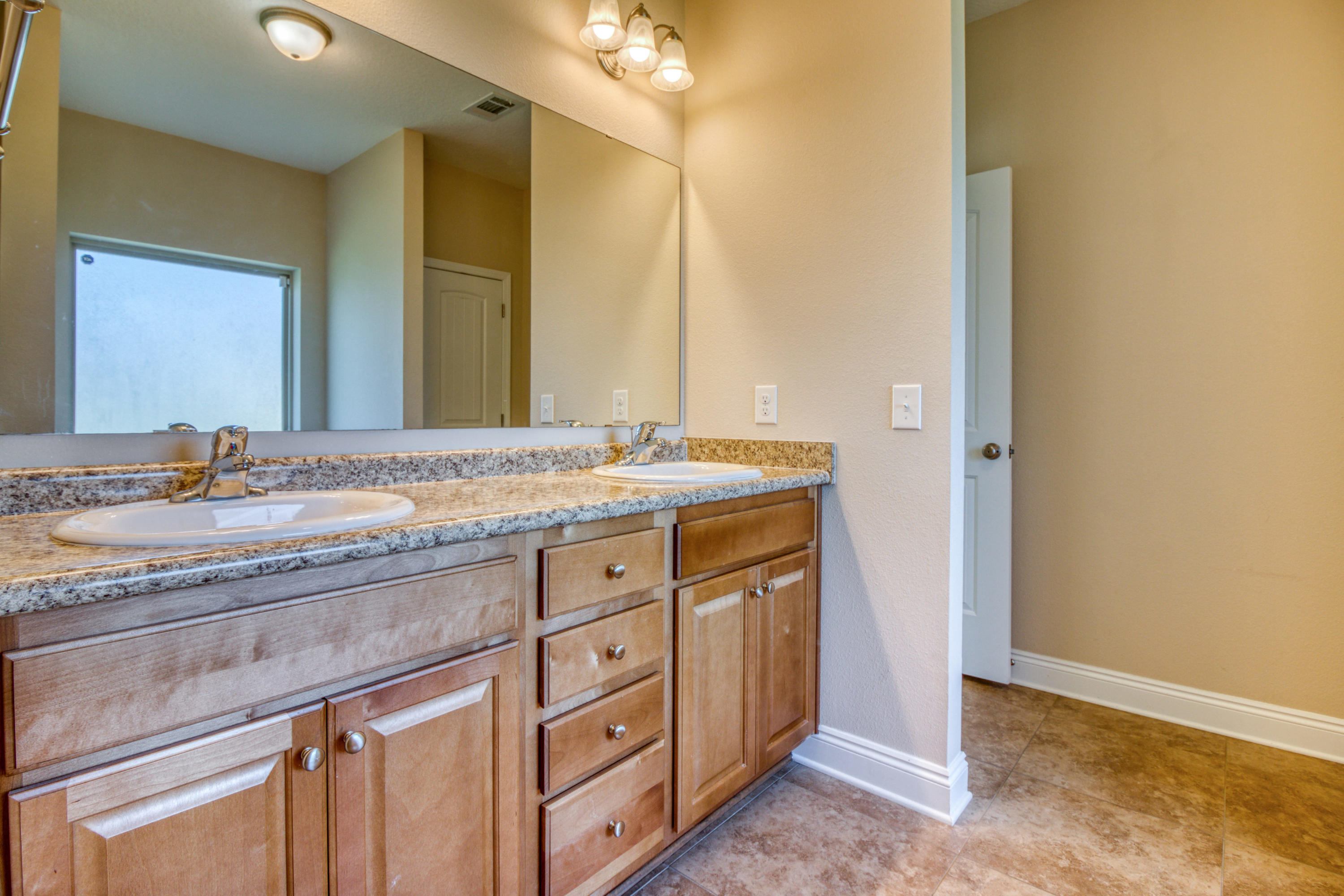 RIVERVIEW ESTATES - Residential Lease