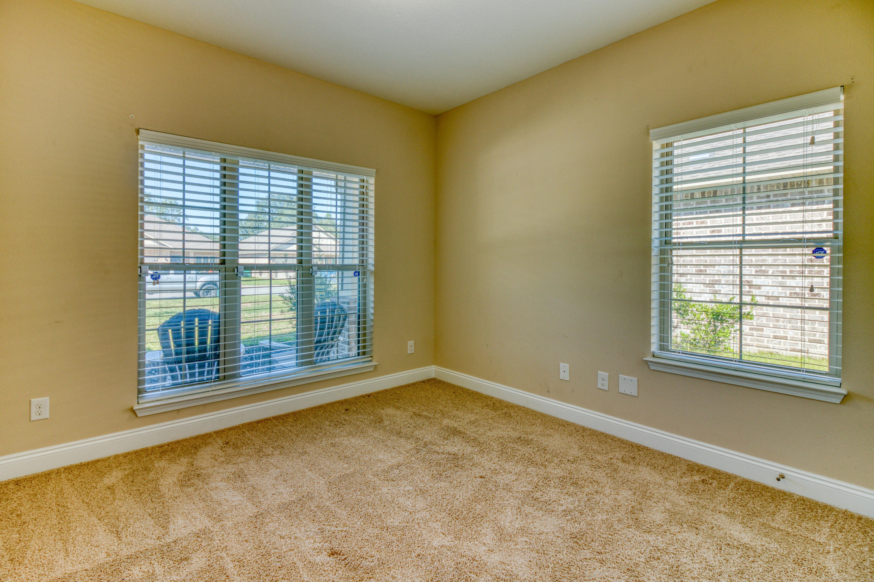 RIVERVIEW ESTATES - Residential Lease