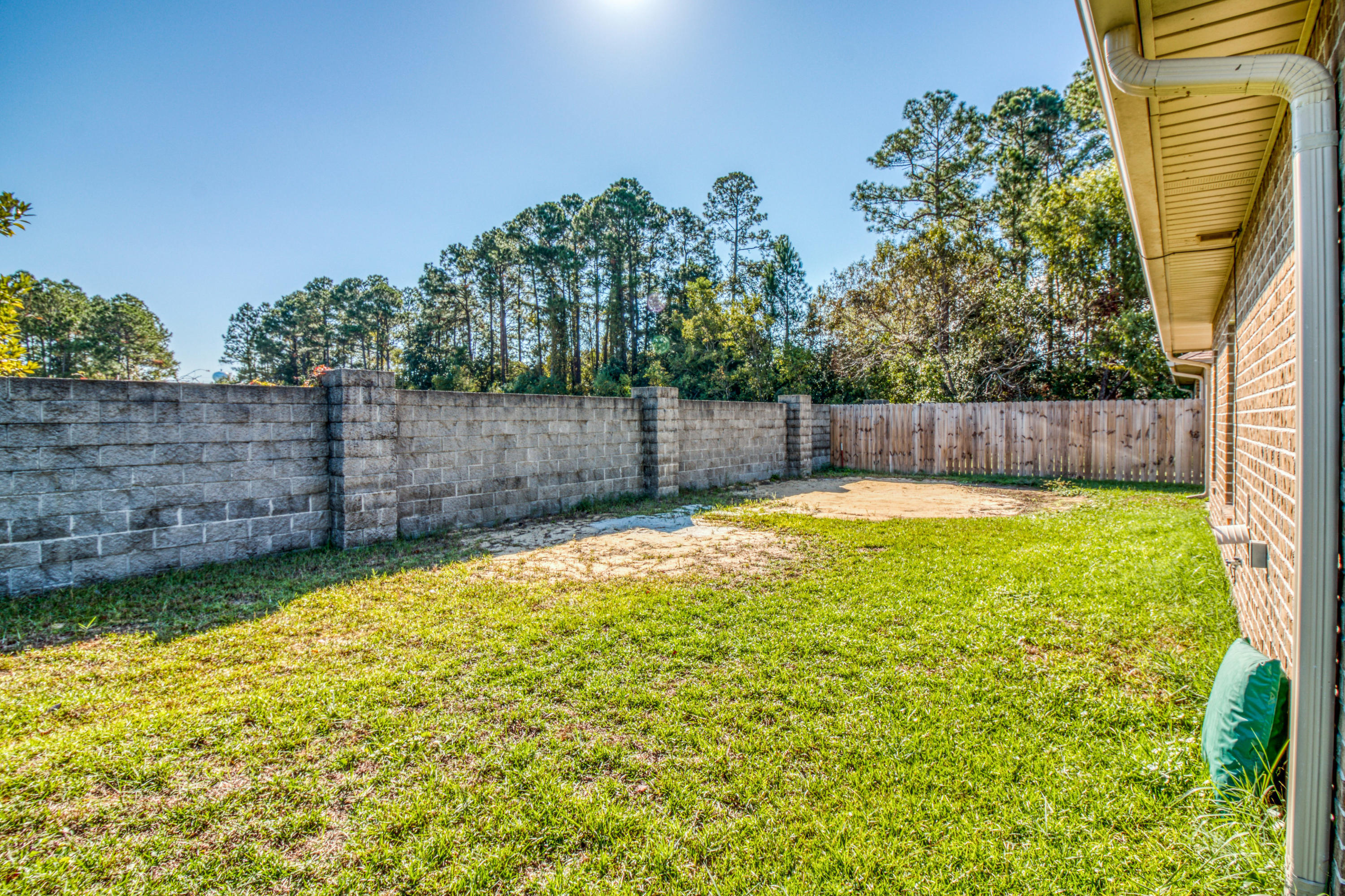 RIVERVIEW ESTATES - Residential Lease