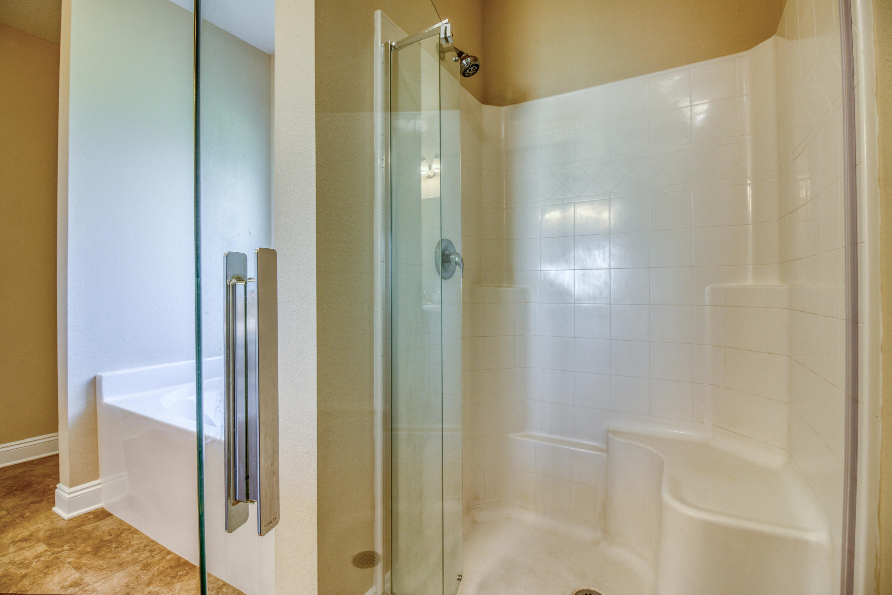 RIVERVIEW ESTATES - Residential Lease