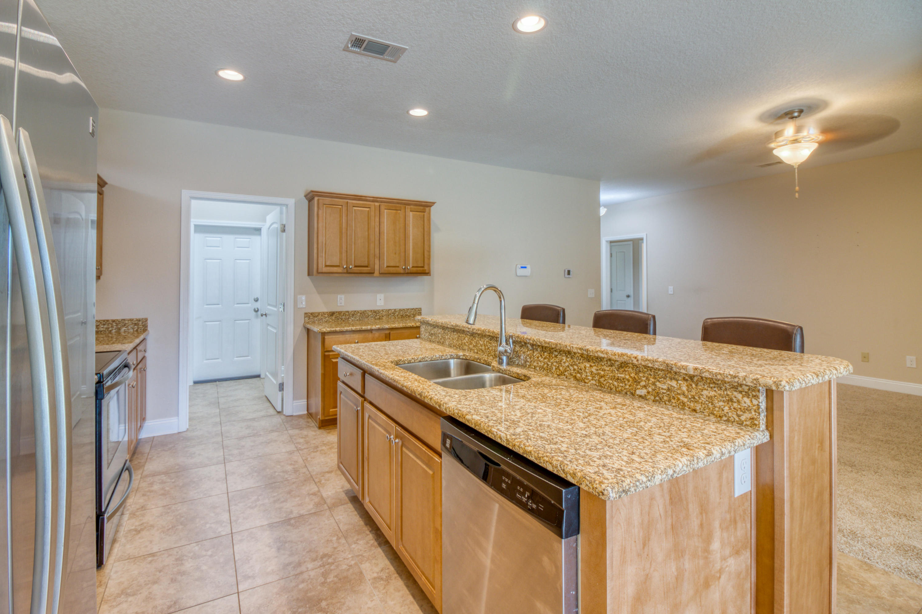 RIVERVIEW ESTATES - Residential Lease