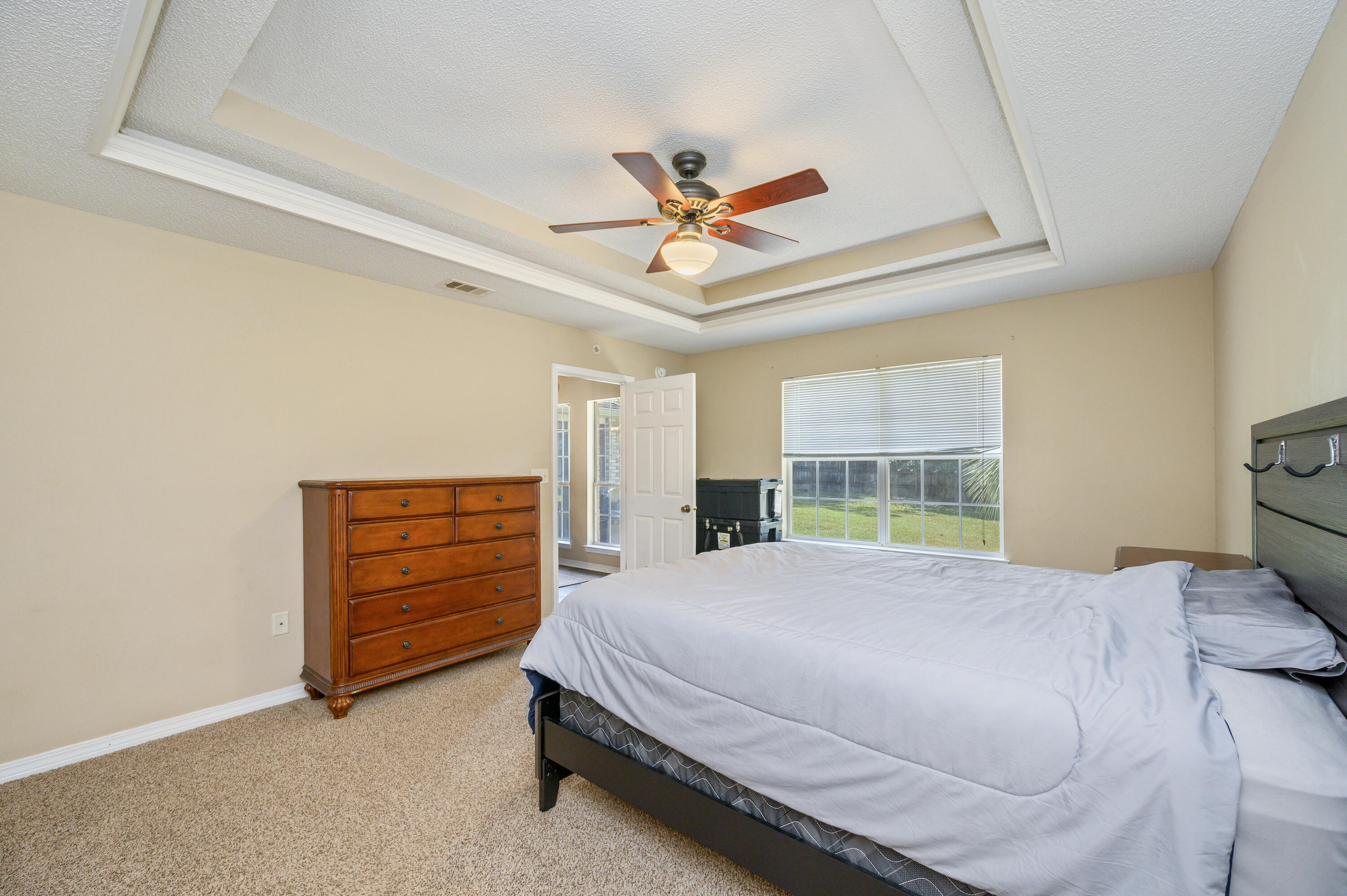 COUNTRY CLUB ESTATES - Residential