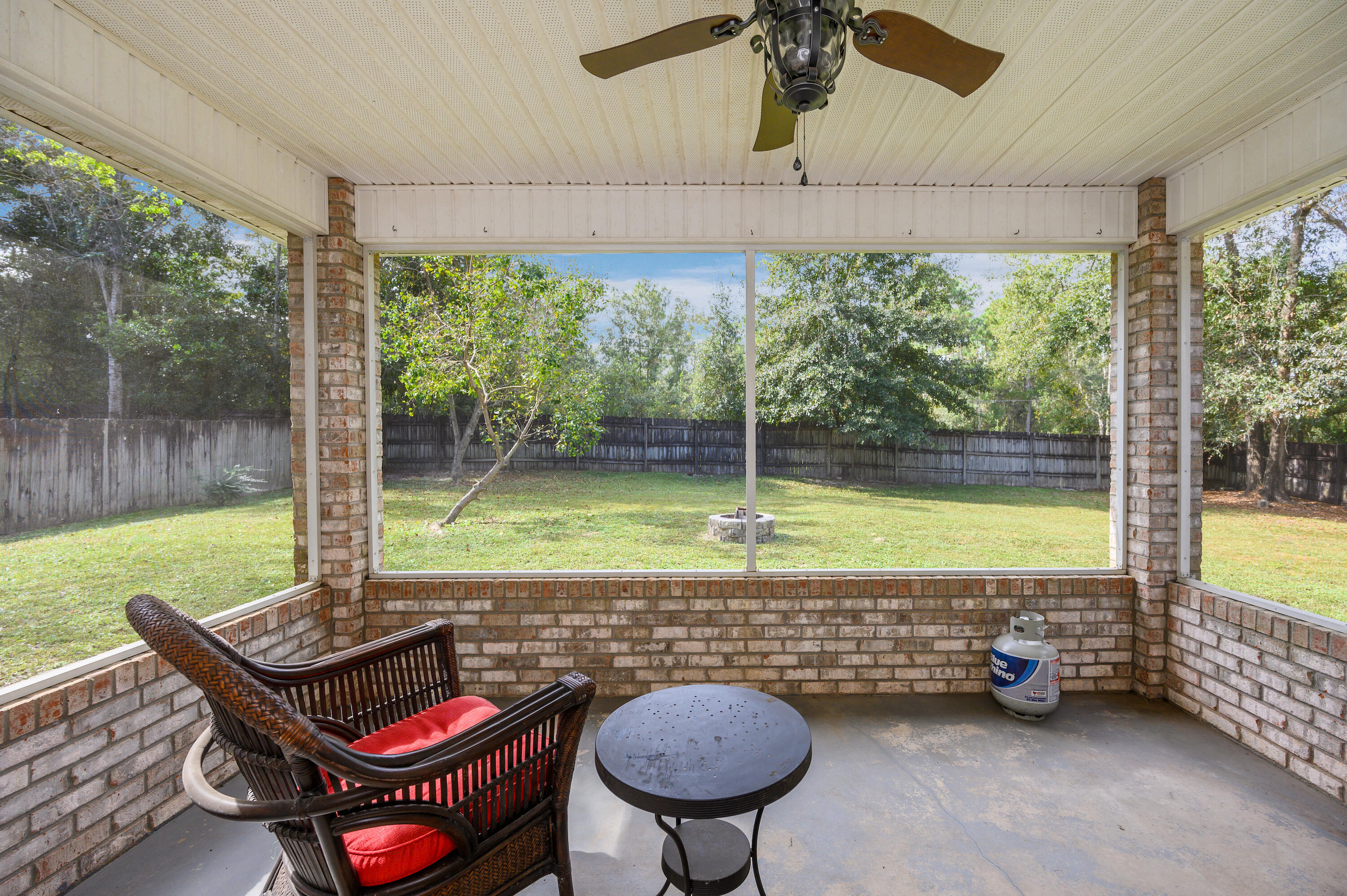 COUNTRY CLUB ESTATES - Residential