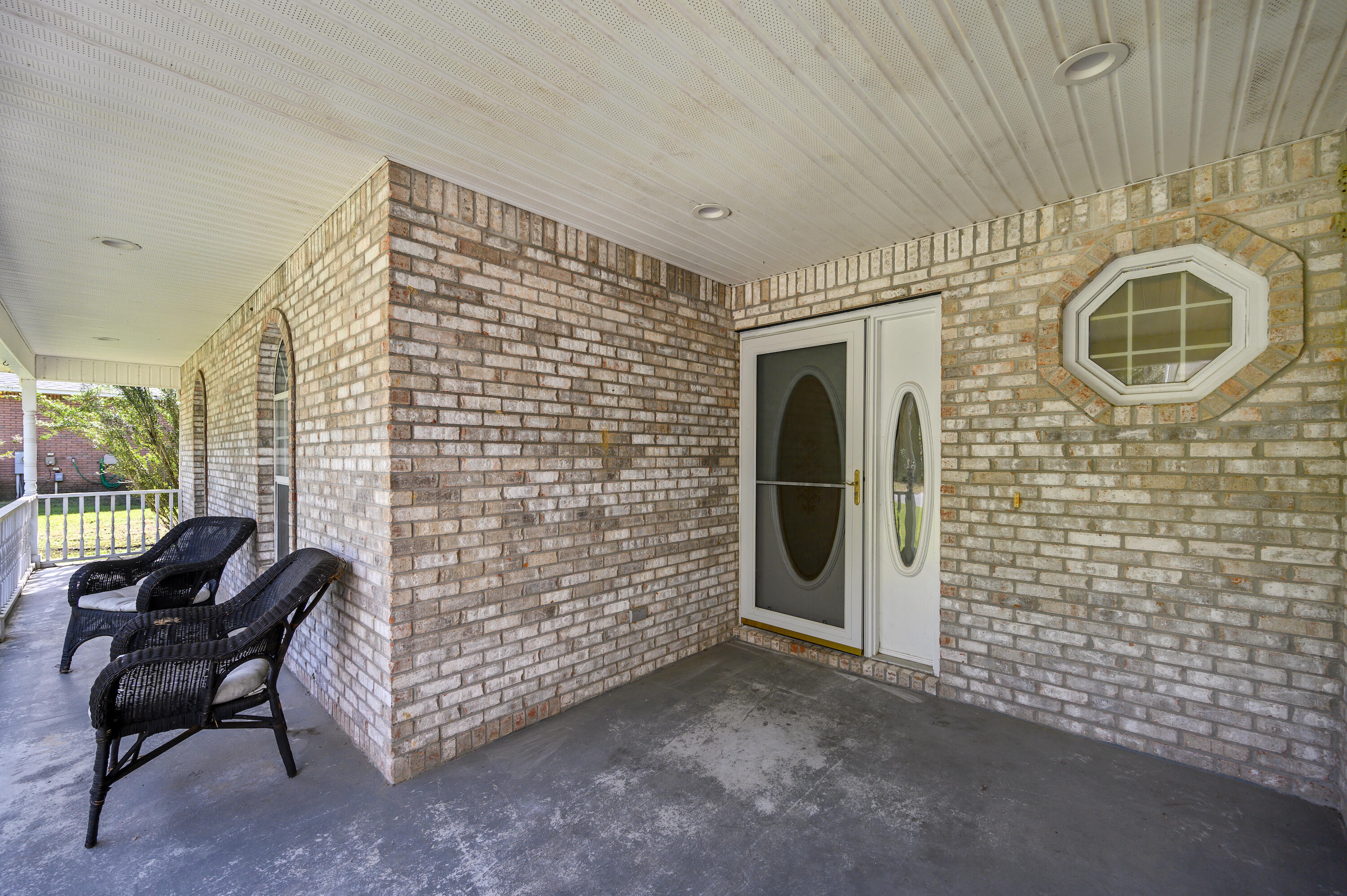 COUNTRY CLUB ESTATES - Residential