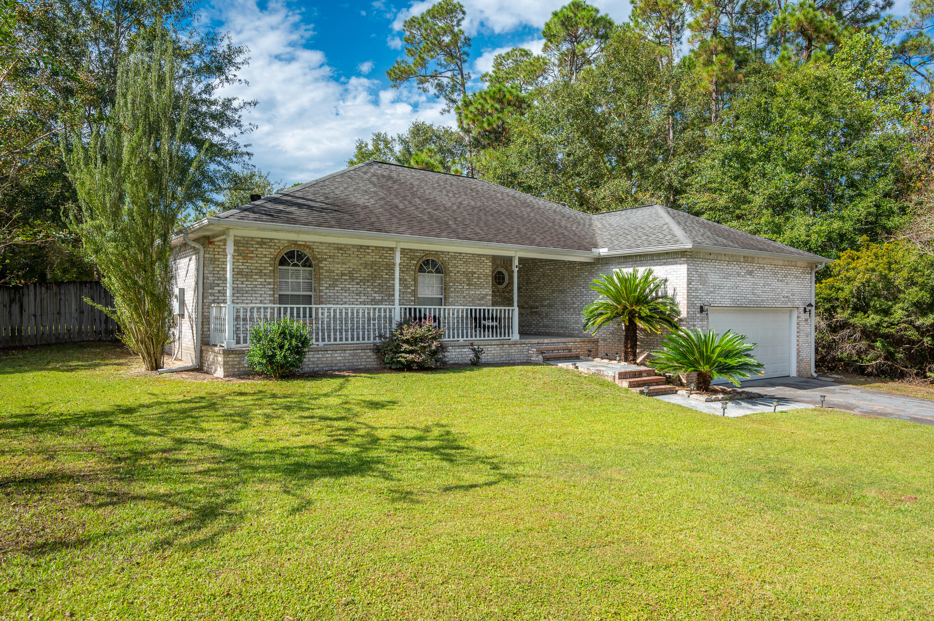 COUNTRY CLUB ESTATES - Residential