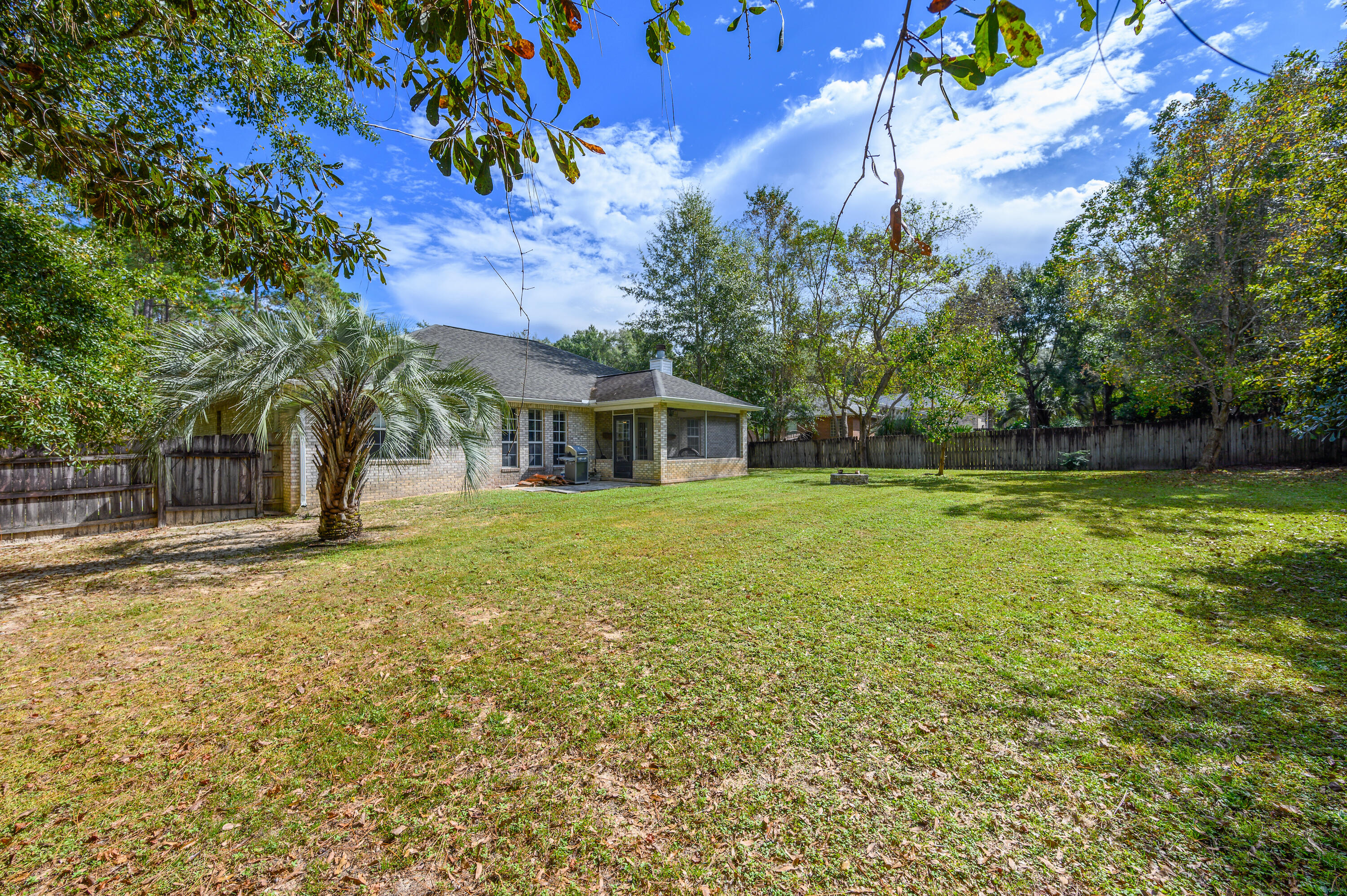 COUNTRY CLUB ESTATES - Residential