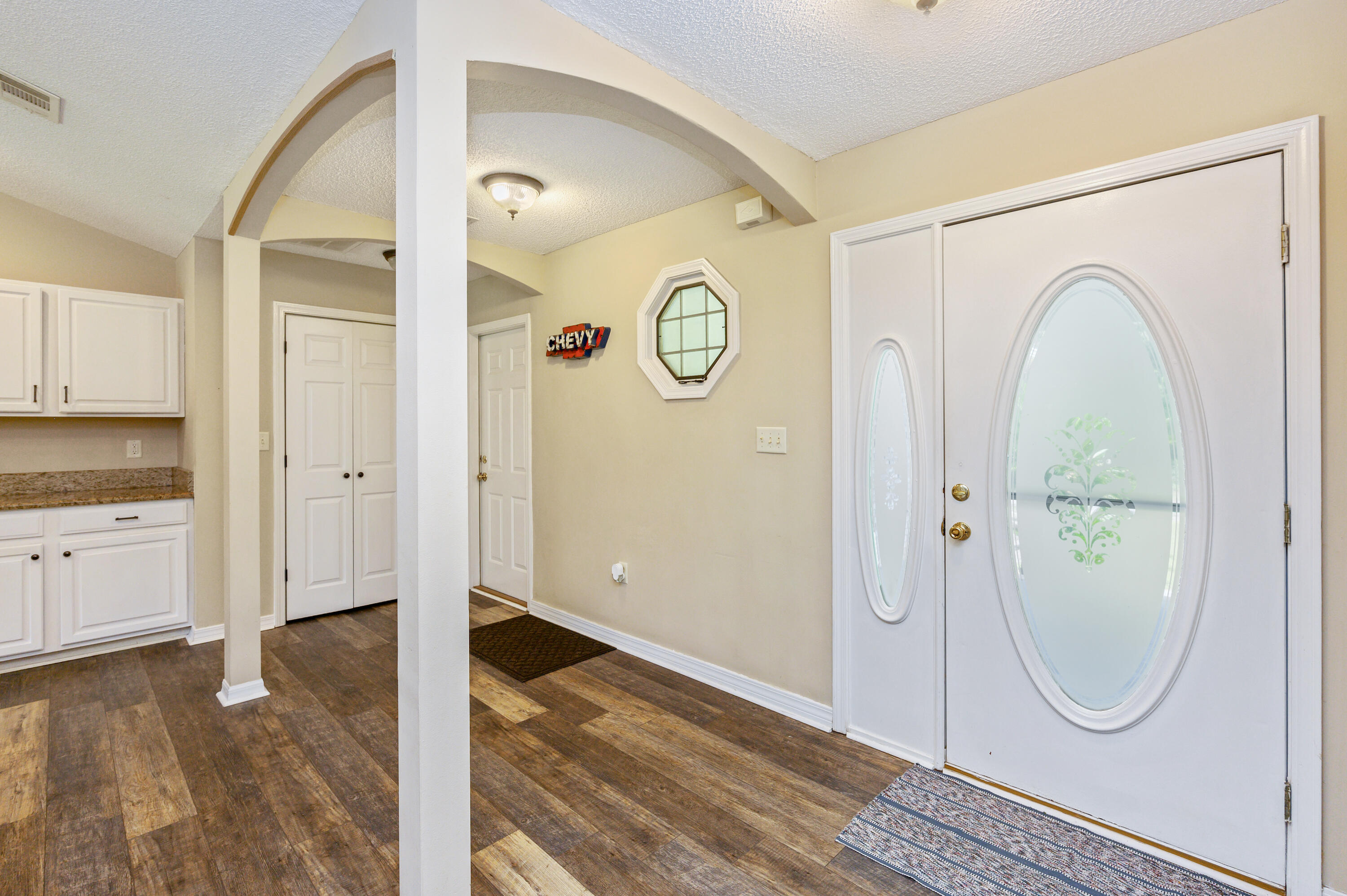 COUNTRY CLUB ESTATES - Residential