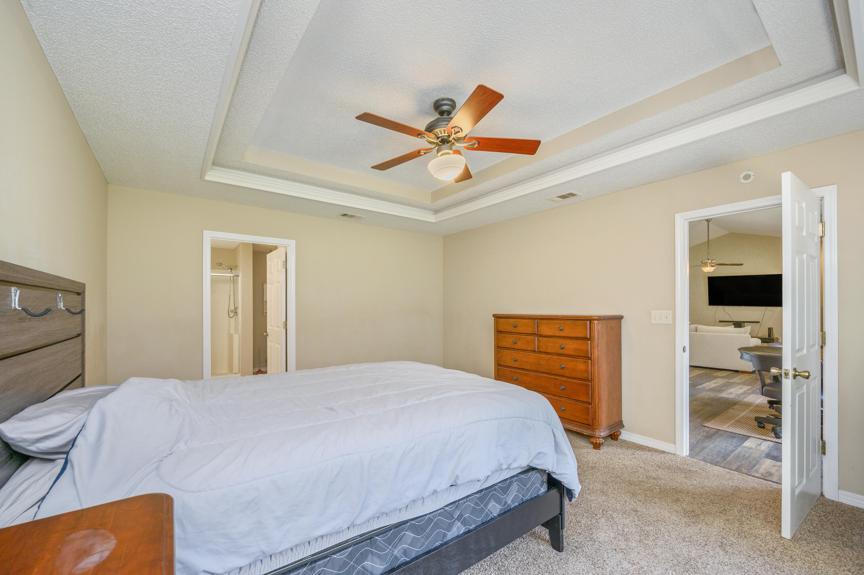 COUNTRY CLUB ESTATES - Residential