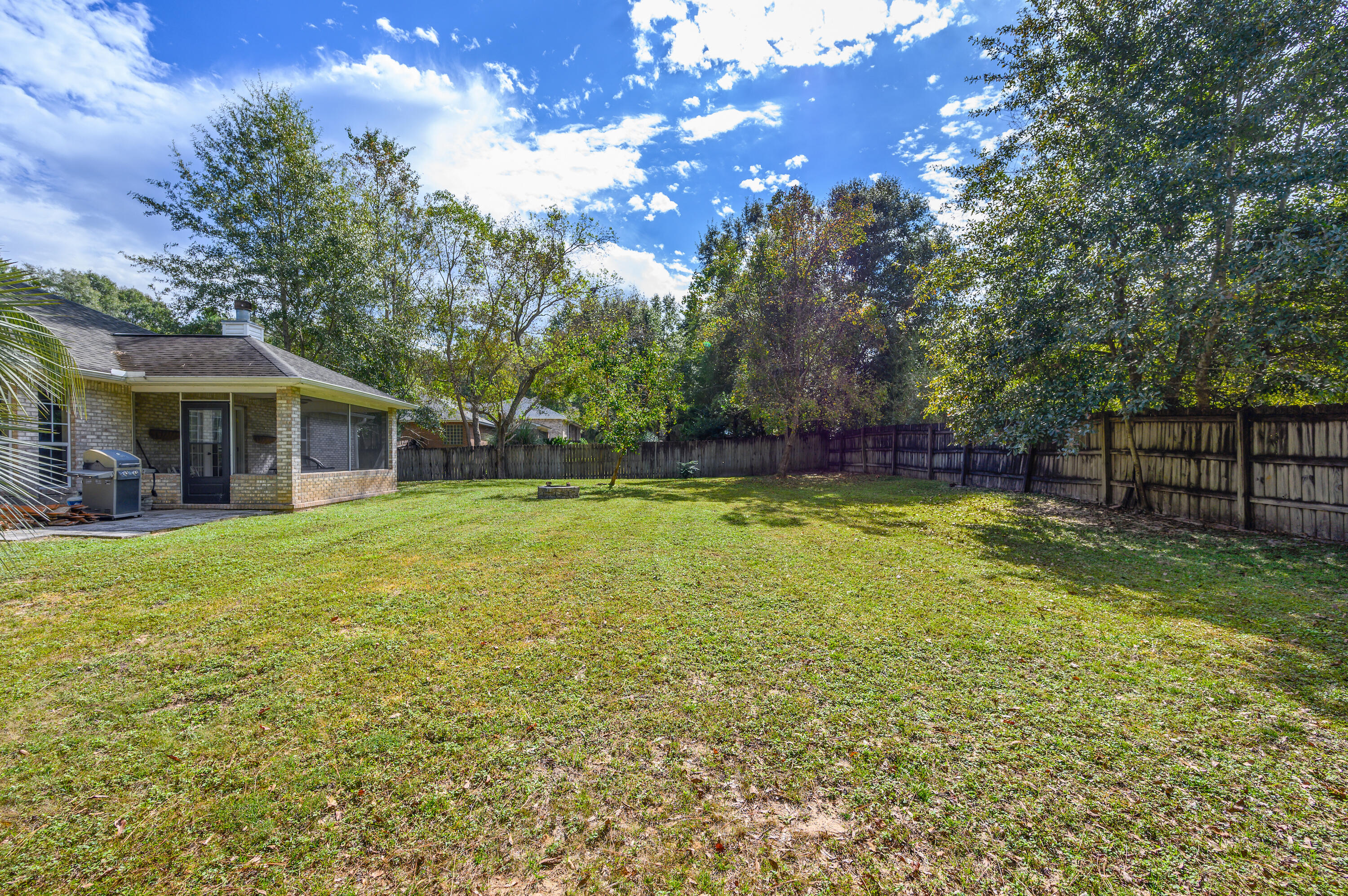 COUNTRY CLUB ESTATES - Residential