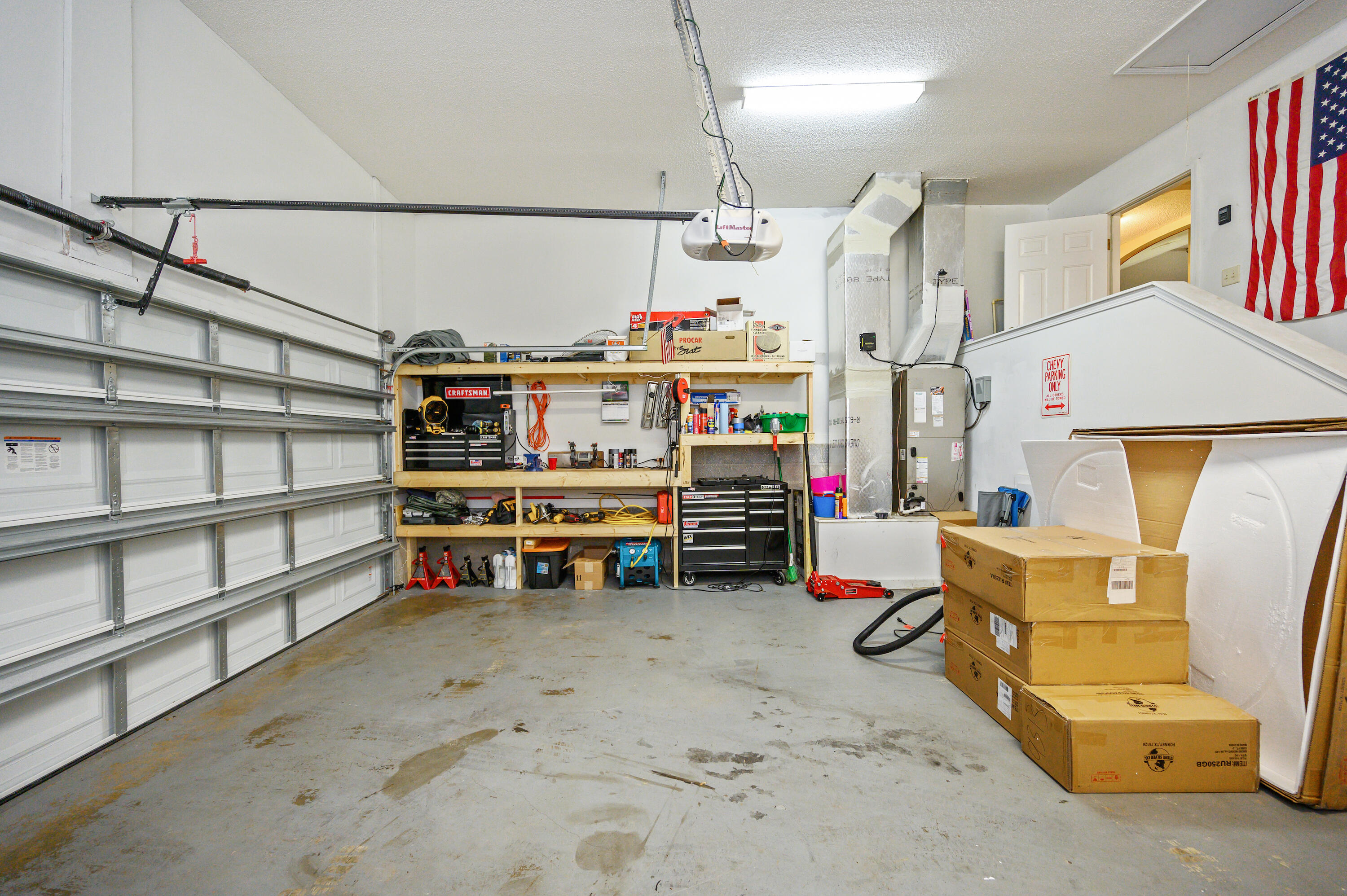 COUNTRY CLUB ESTATES - Residential