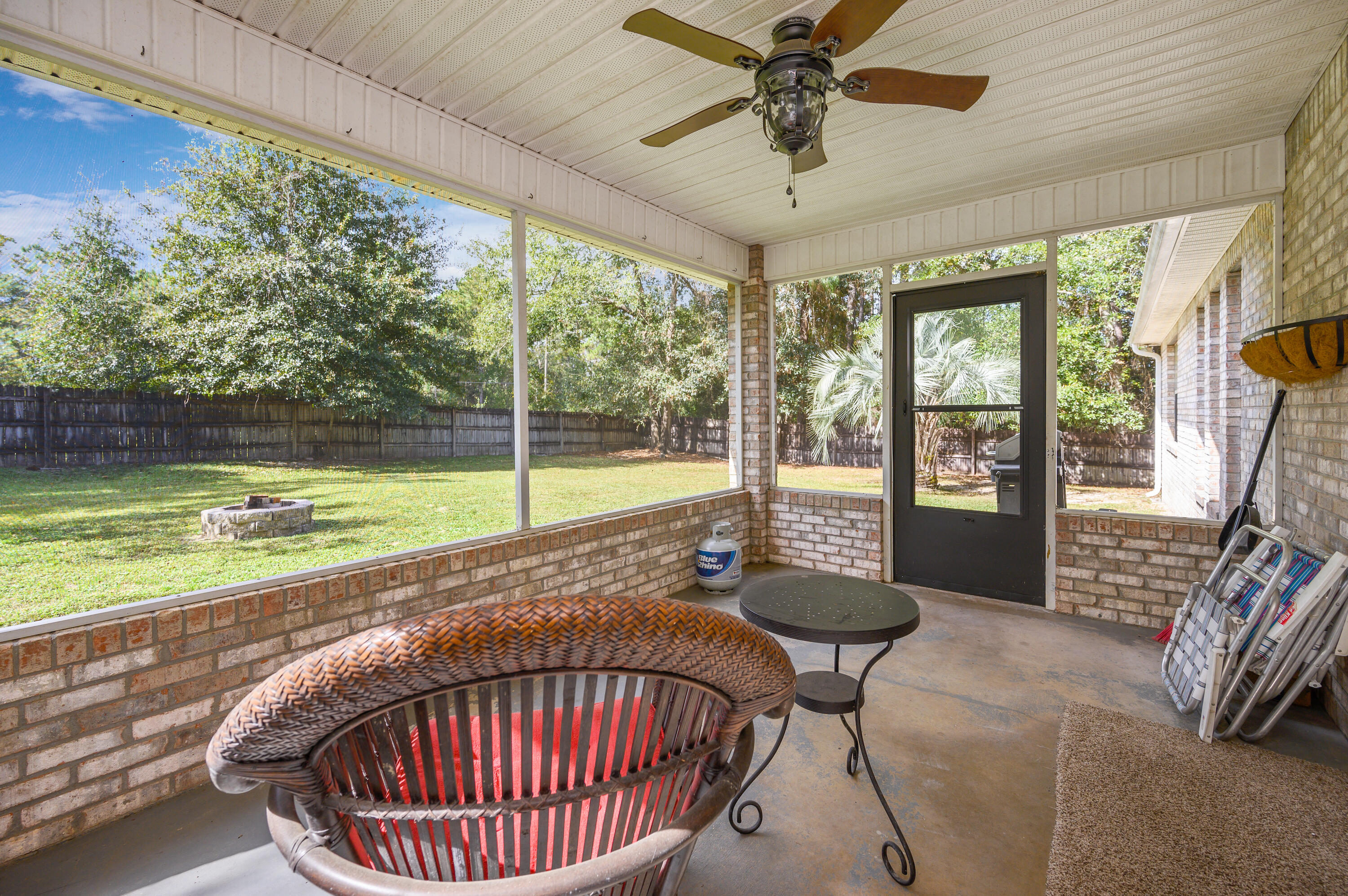 COUNTRY CLUB ESTATES - Residential