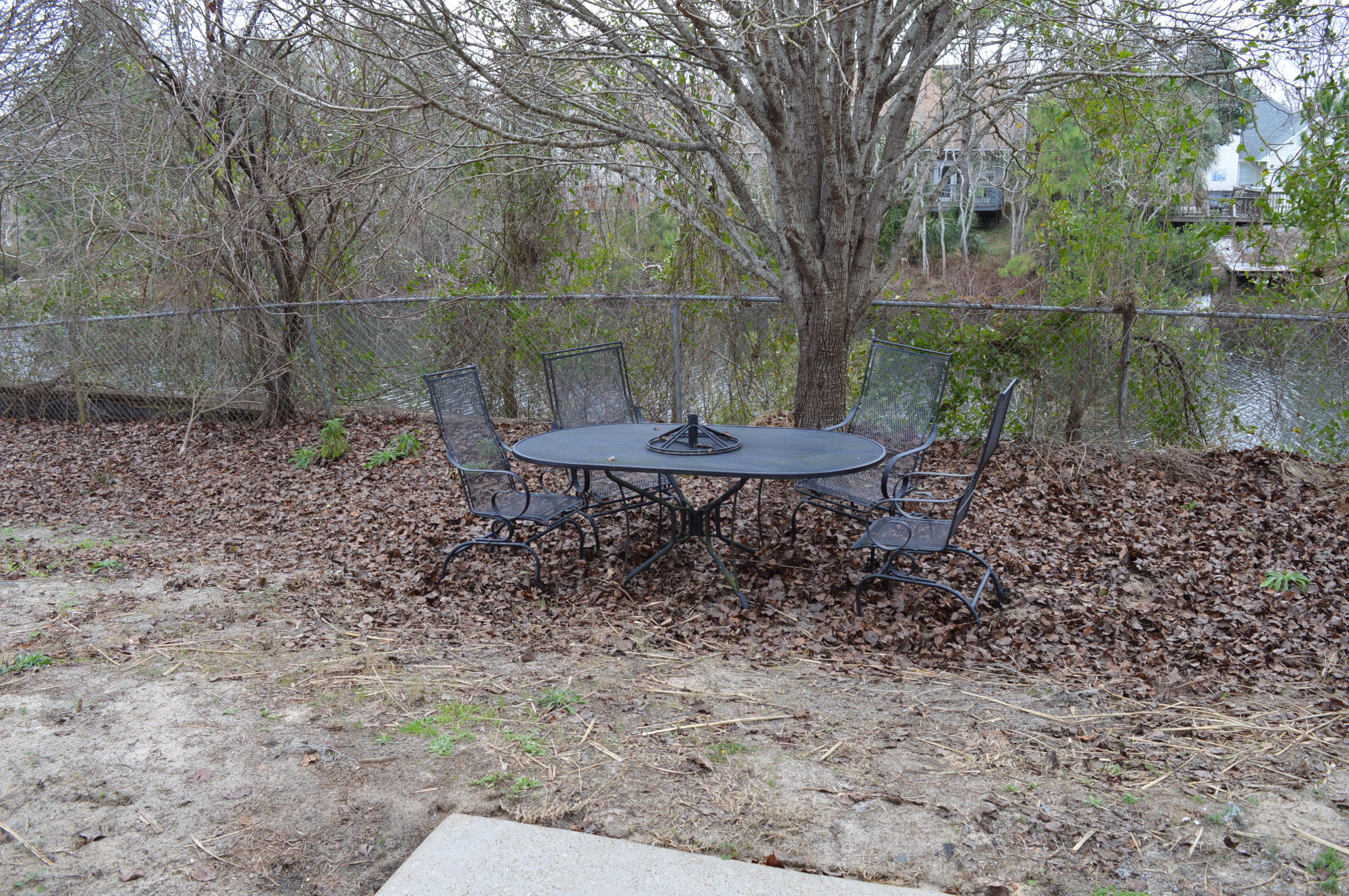 QUAIL LAKE - Residential