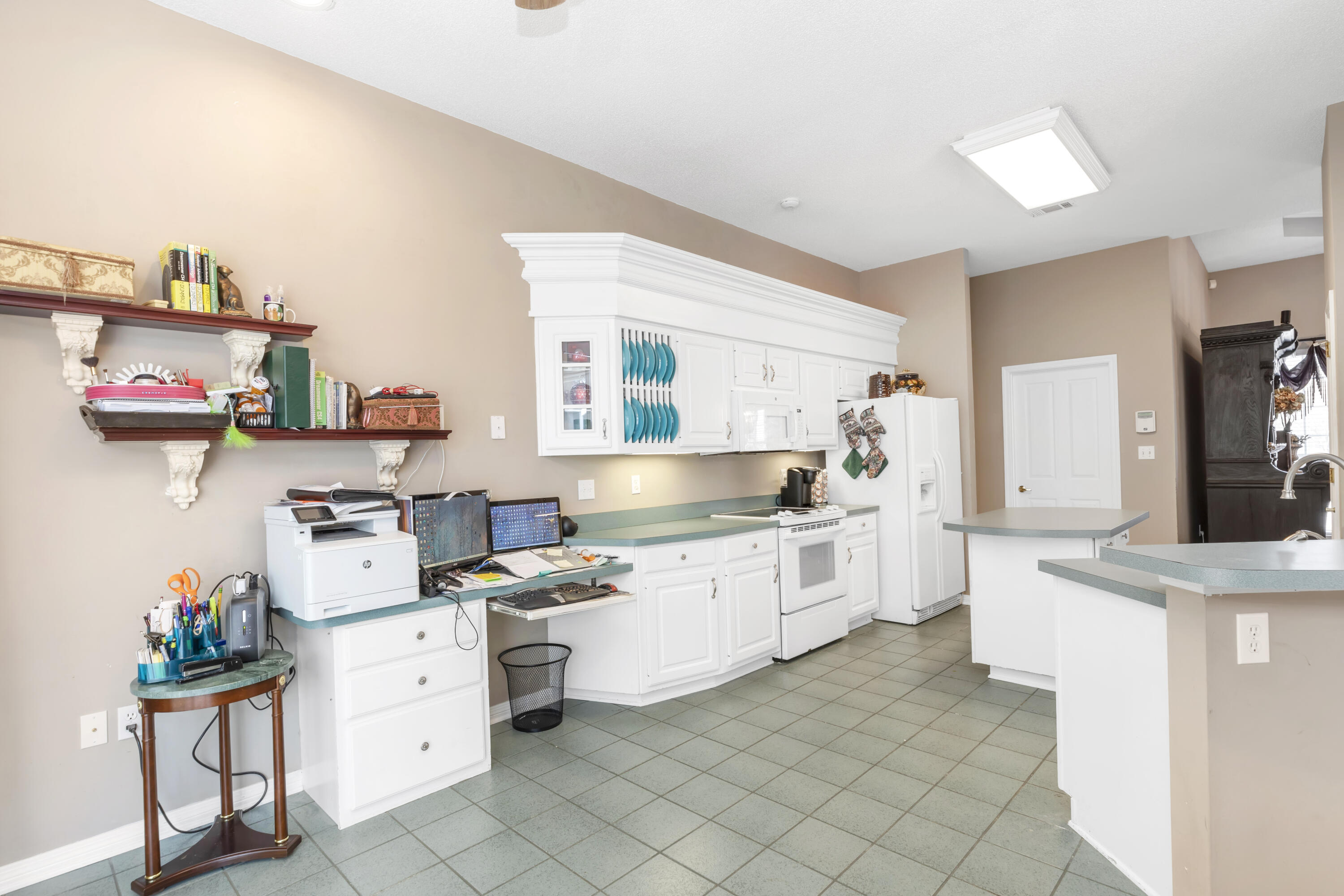 POMPHREY MANOR - Residential