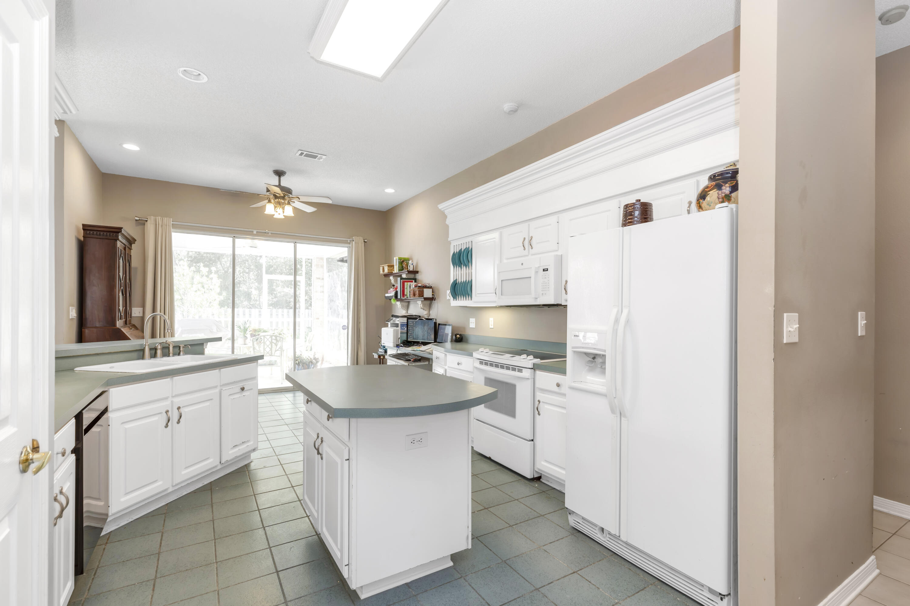 POMPHREY MANOR - Residential