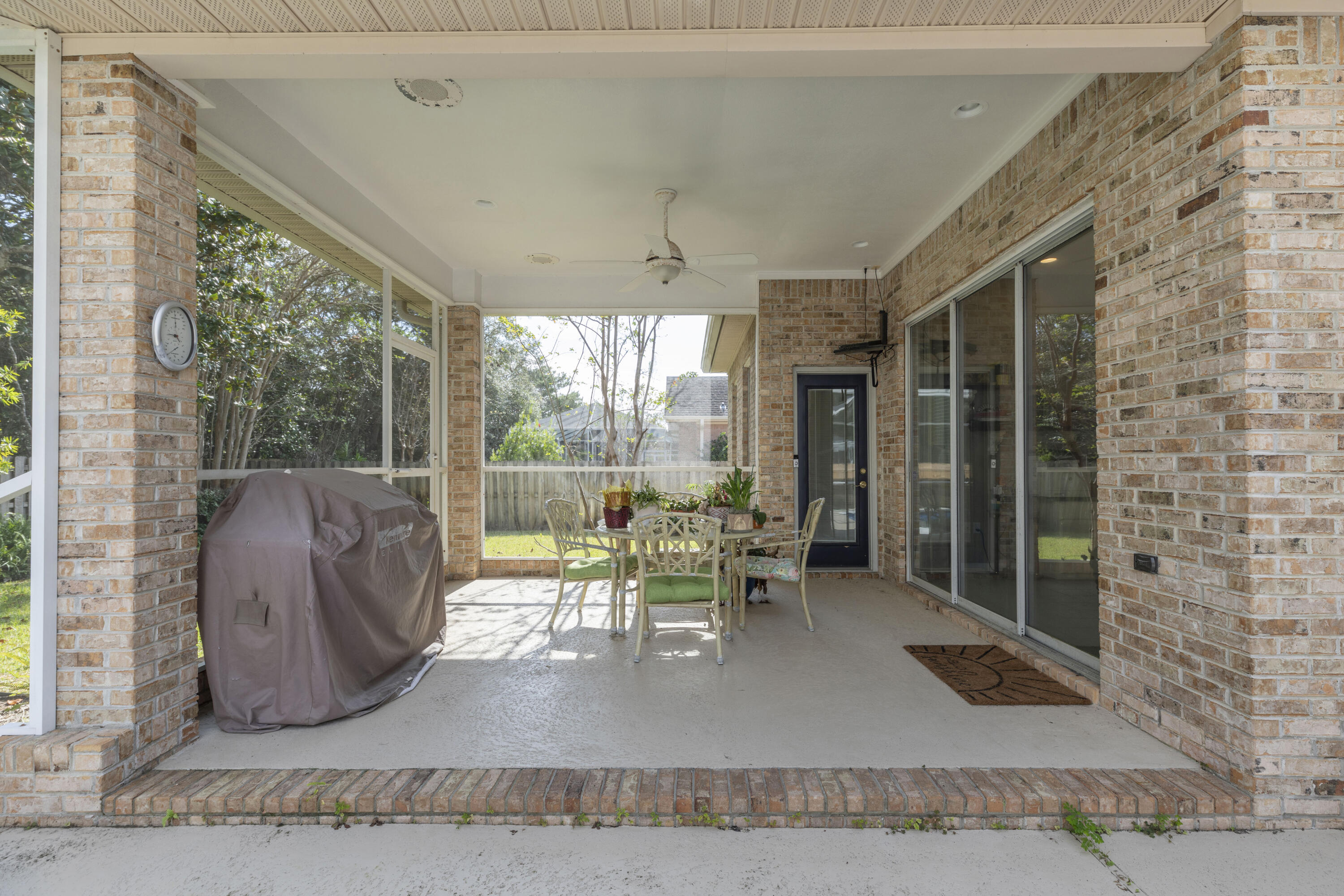 POMPHREY MANOR - Residential